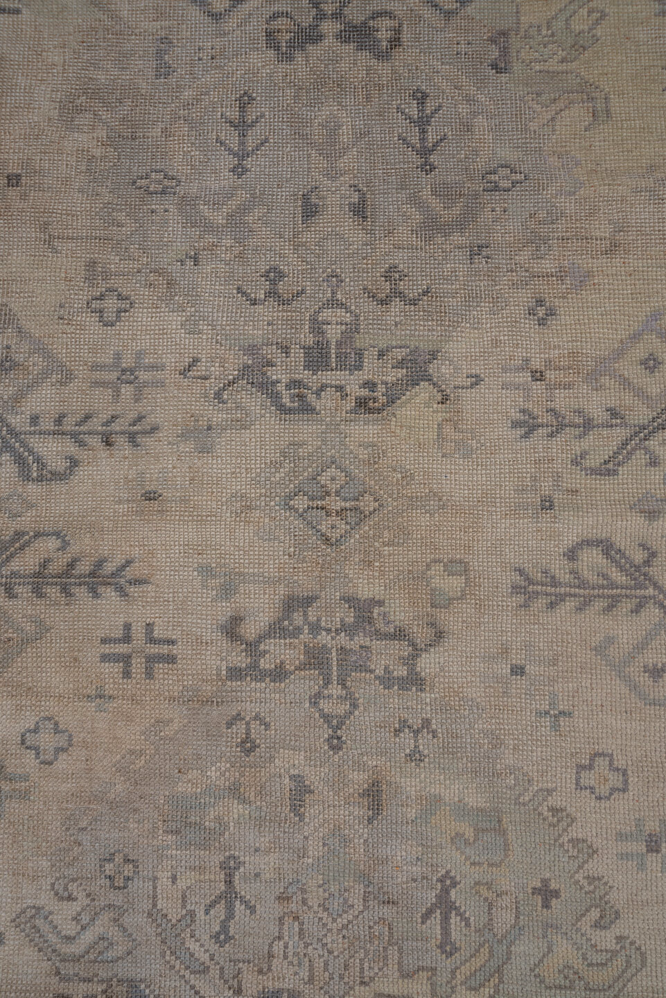 14' x 19' one-of-a-kind handmade vintage Oushak oversize rug. Color palette: gray, light gray, off-white, pink