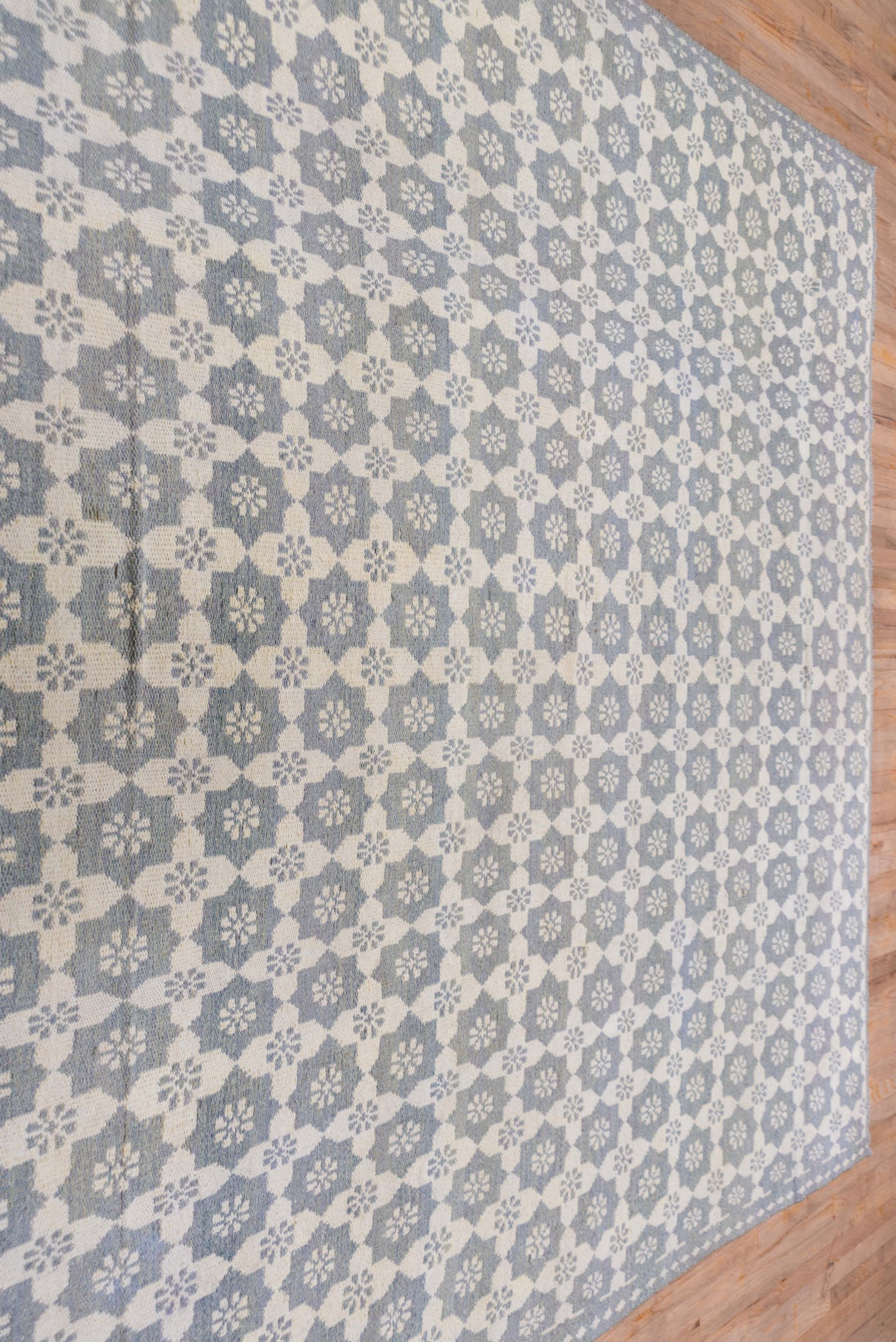 8' x 11' one-of-a-kind handmade antique Kilim large size rug. Color palette: ivory, slate, pale blue, gray, light blue