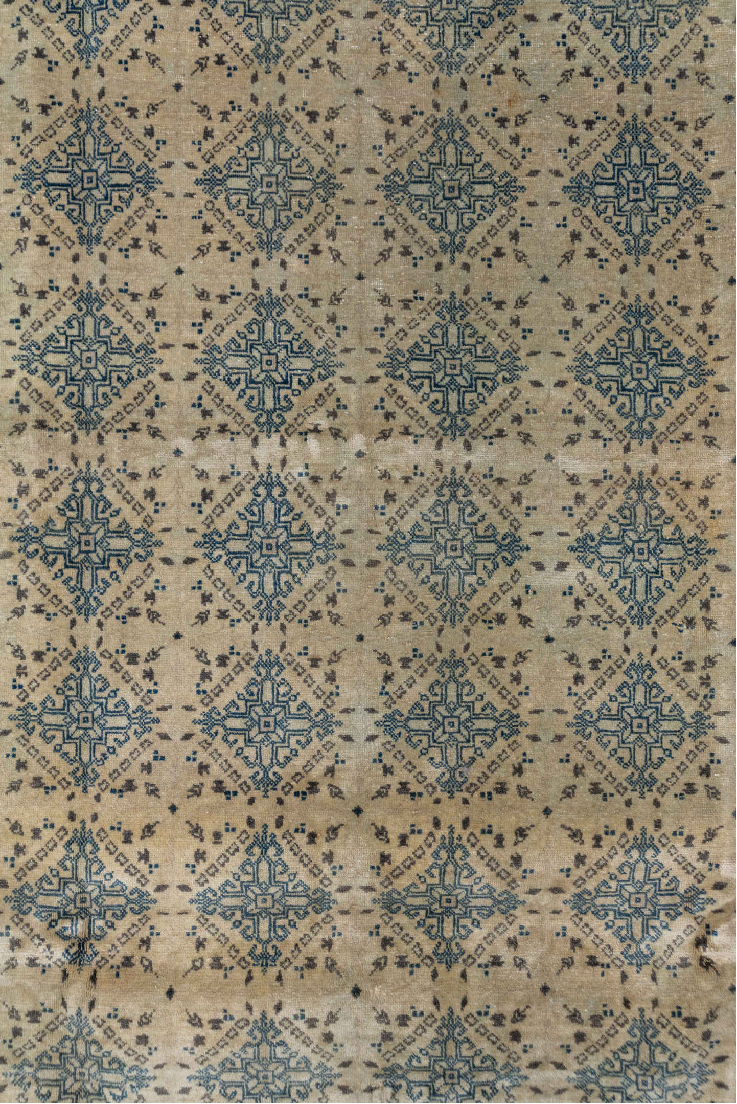 6' x 10' one-of-a-kind handmade antique Sivas large size rug. Color palette: ivory, pale blue, taupe, beige, soft brown