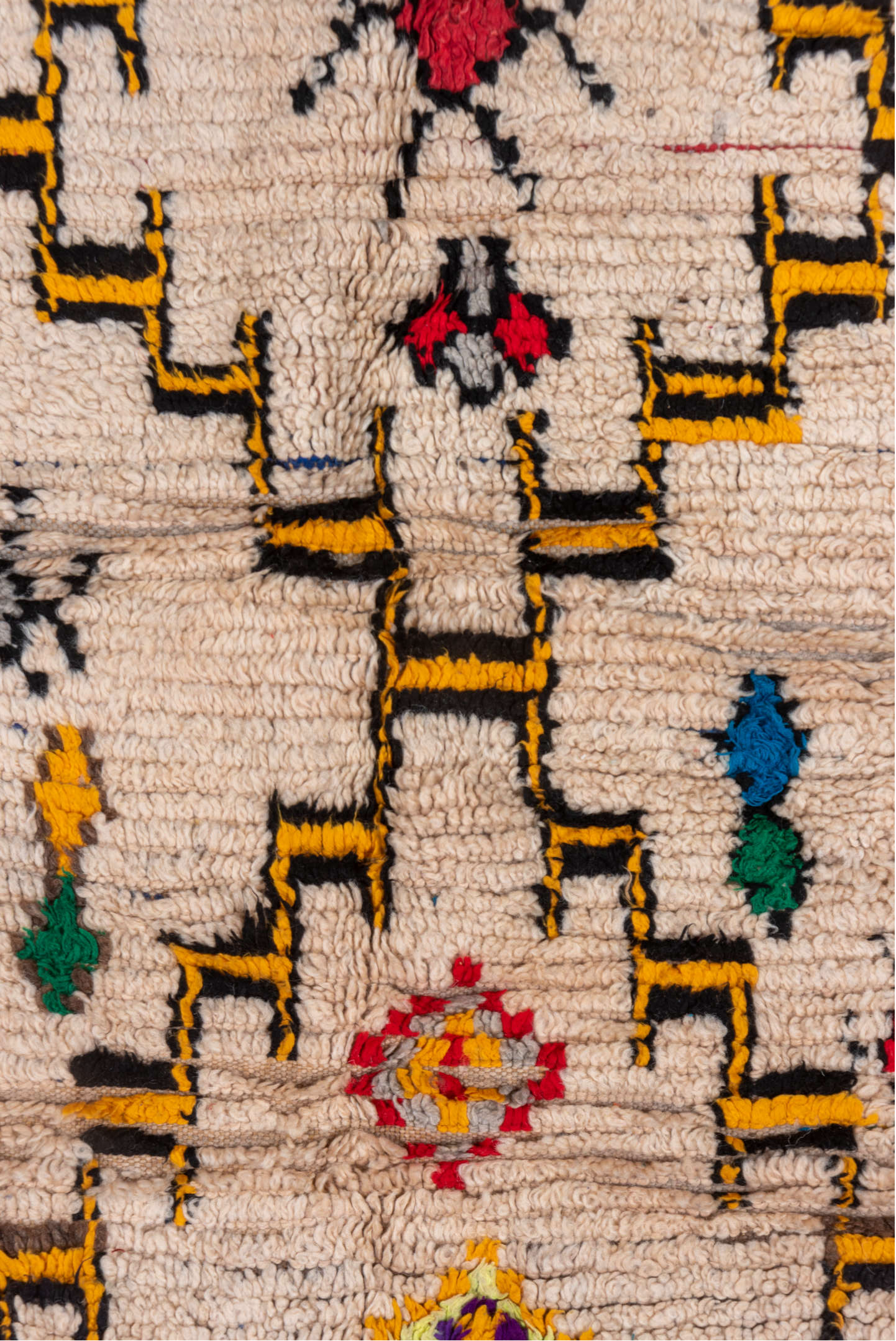 3' x 5' one-of-a-kind handmade vintage Moroccan small size rug. Color palette: bisque, blanched almond, brown, fire brick