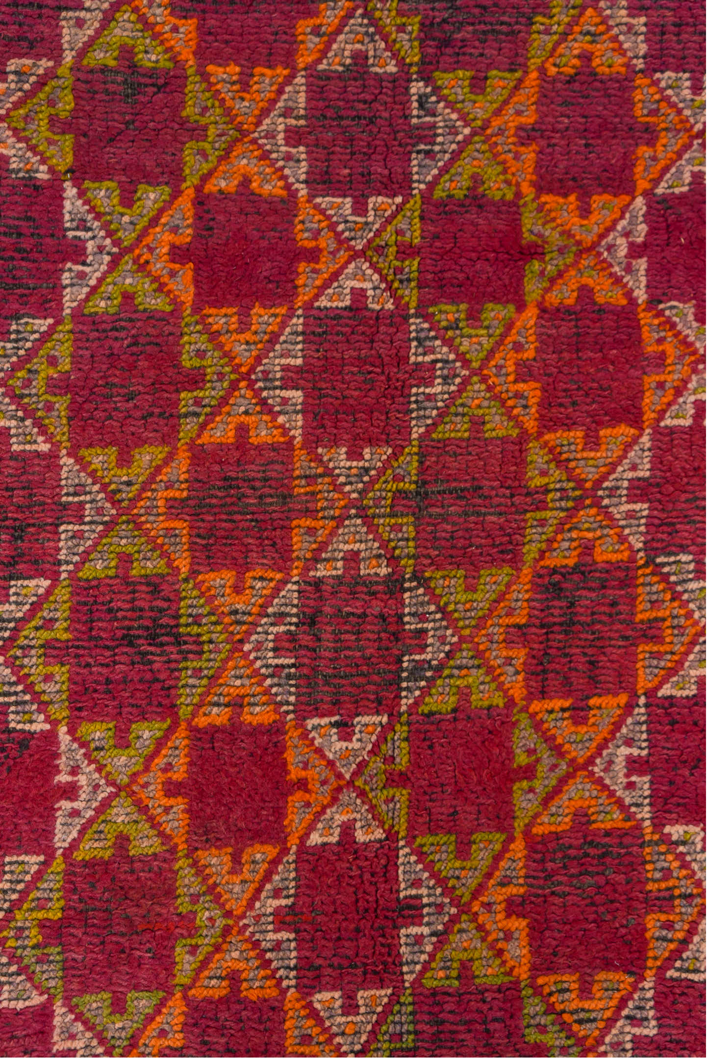 4' x 6' one-of-a-kind handmade vintage Moroccan small size rug. Color palette: brown, gray, light gray, pink, red