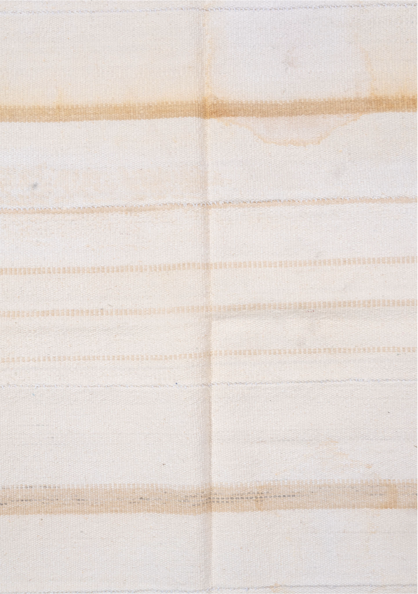 4' x 6' one-of-a-kind handmade vintage Flatweave small size rug. Color palette: antiquewhite, brown, floral white, gainsboro