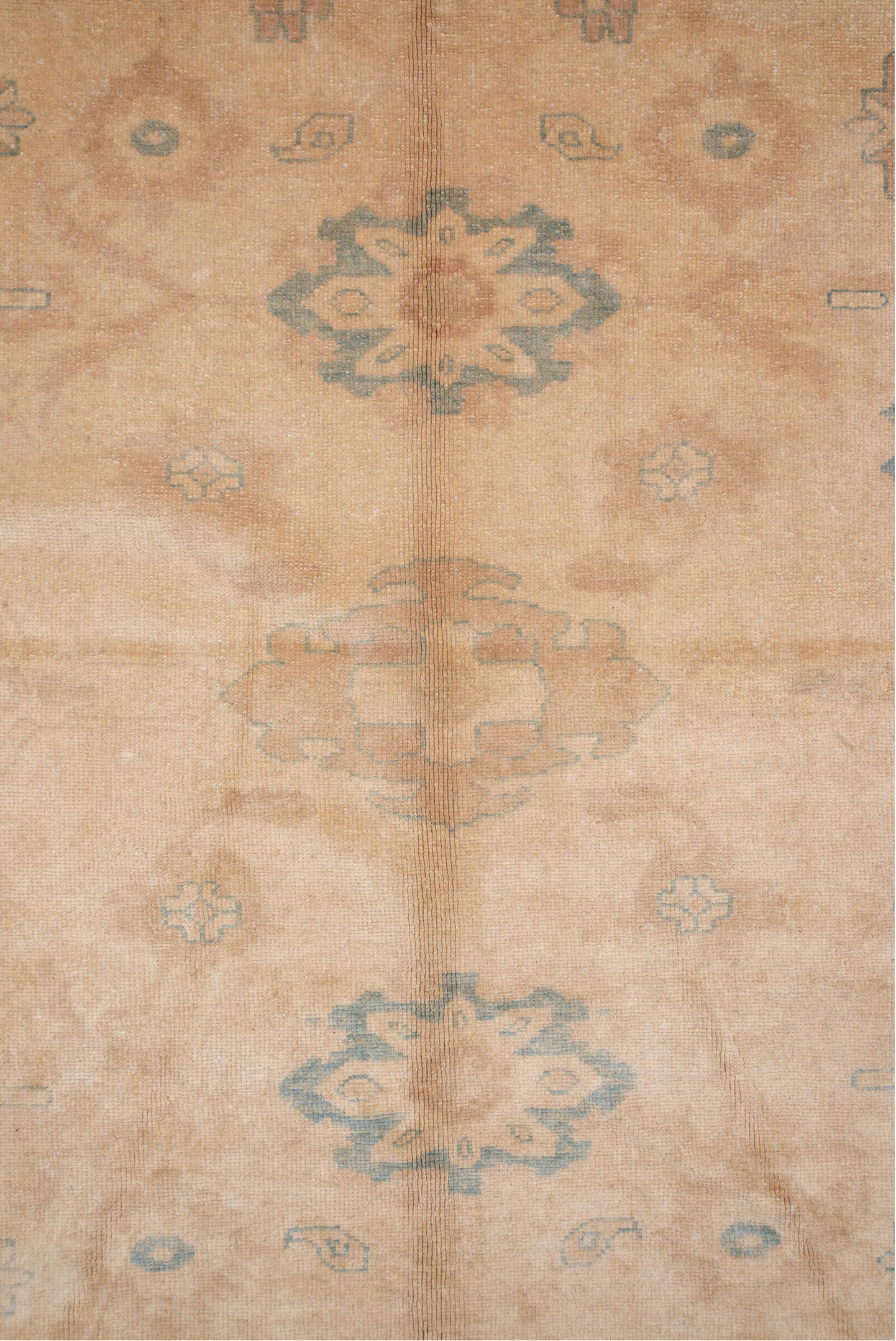 9' x 13' one-of-a-kind handmade vintage Sultanabad large size rug. Color palette: peach, camel, pale blue, ivory, taupe