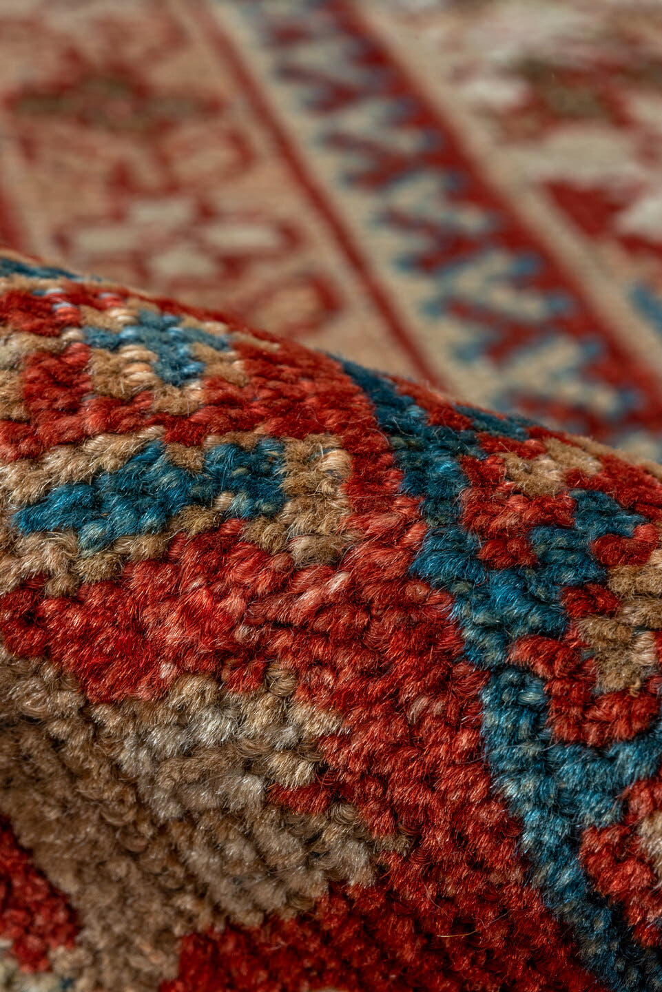 8' x 10' one-of-a-kind handmade antique Sultanabad large size rug. Color palette: ivory, rust, sky_blue, brick, camel