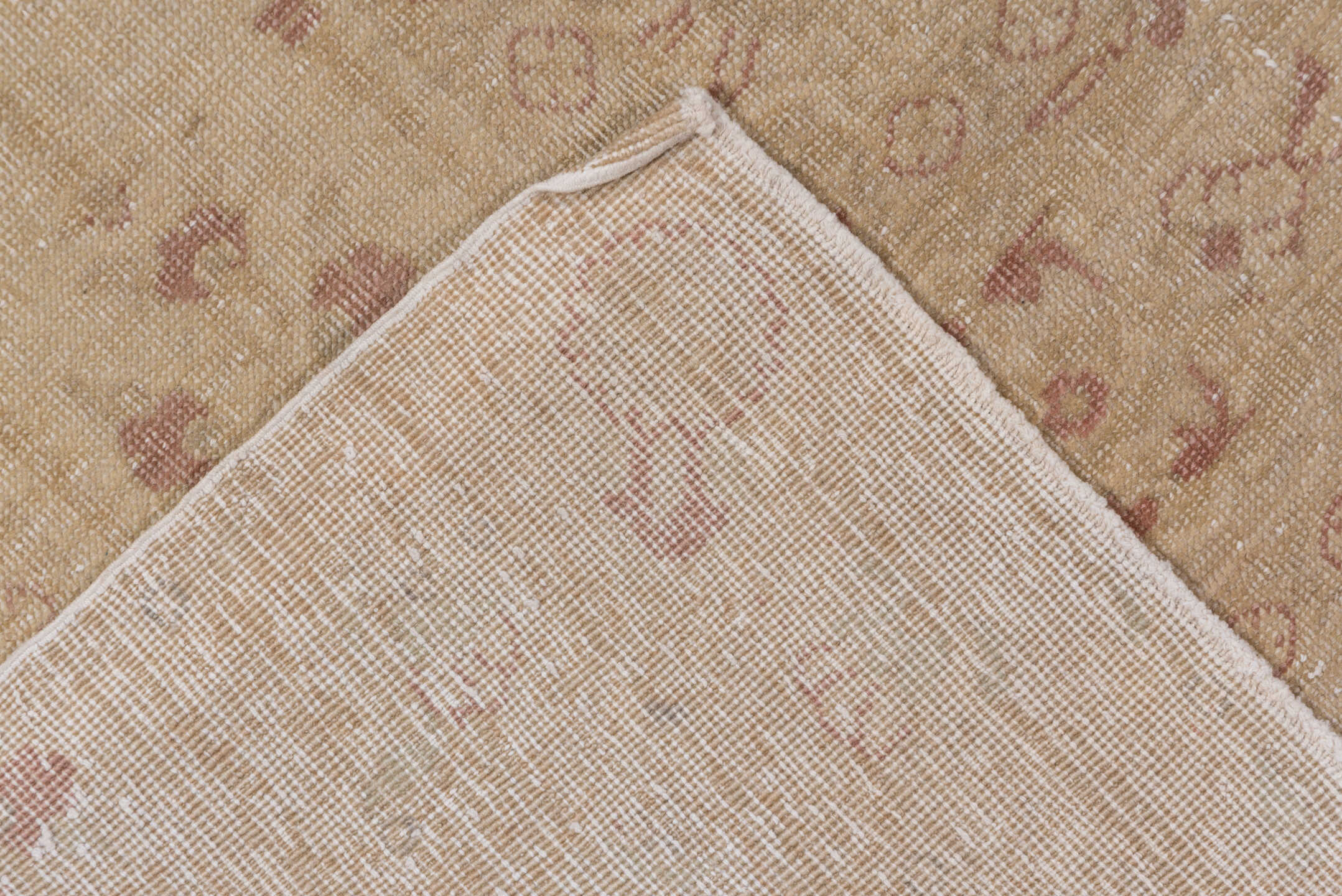 6' x 9' one-of-a-kind handmade vintage Sivas medium size rug. Color palette: beige, taupe, rose, ivory, camel, gray, pink