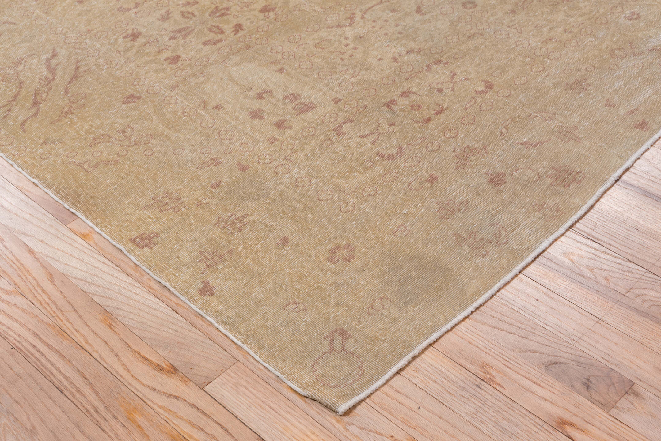 6' x 9' one-of-a-kind handmade vintage Sivas medium size rug. Color palette: beige, taupe, rose, ivory, camel, gray, pink