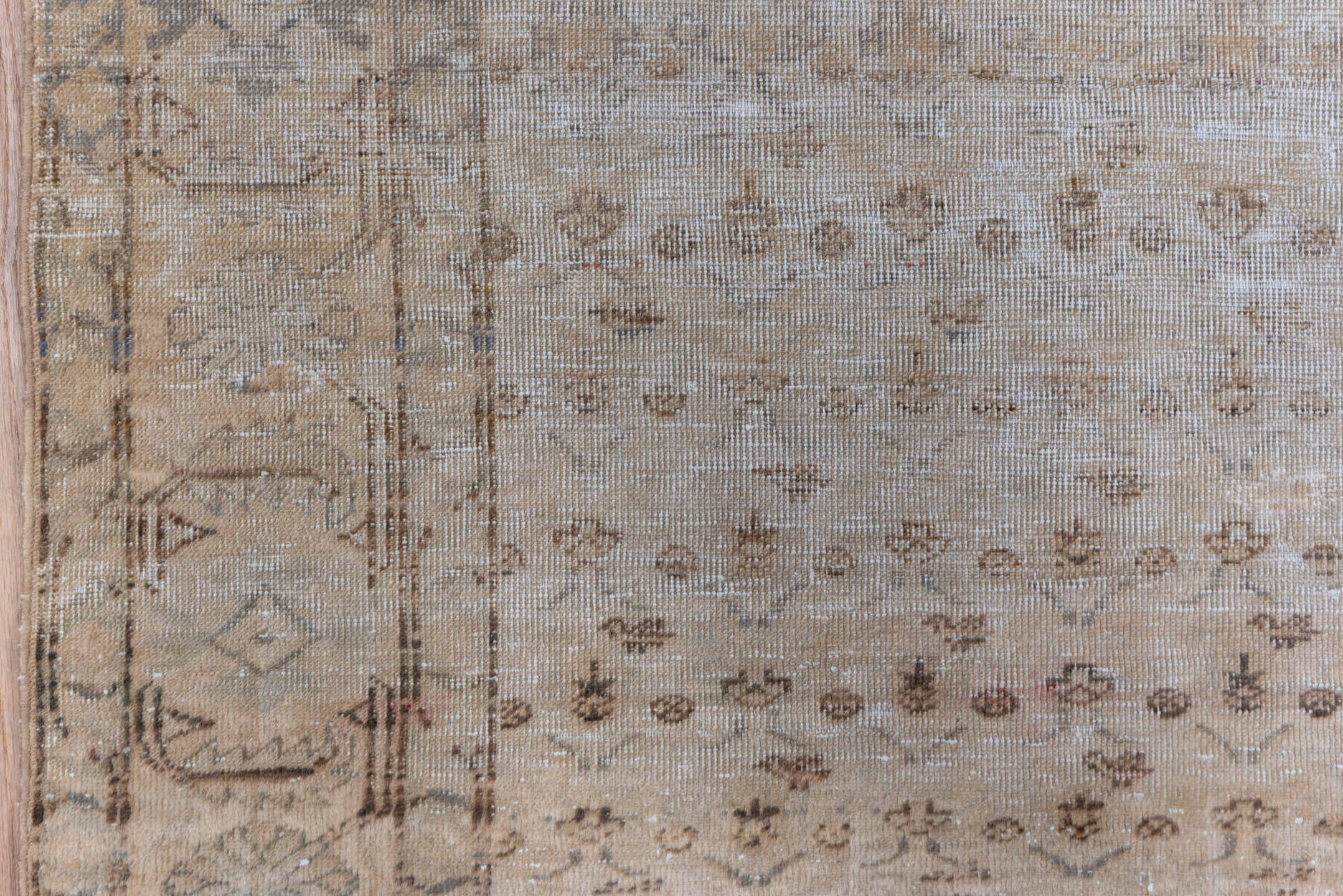 3' x 5' one-of-a-kind handmade vintage Sivas small size rug. Color palette: brown, gainsboro, gray, light gray, off-white