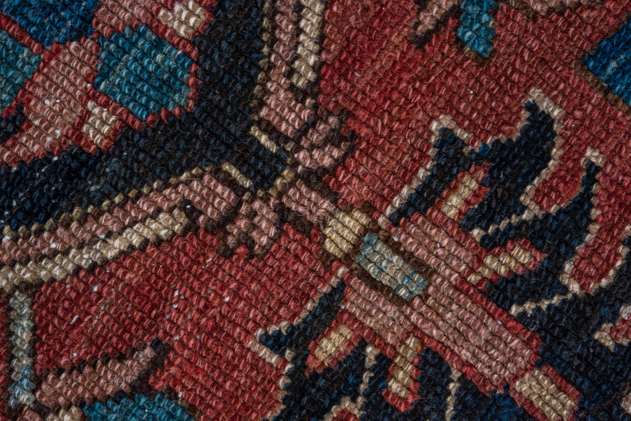 4' x 6' one-of-a-kind handmade vintage Serapi small size rug. Color palette: arapawa, blue, brown, dim gray, gray, pink, red