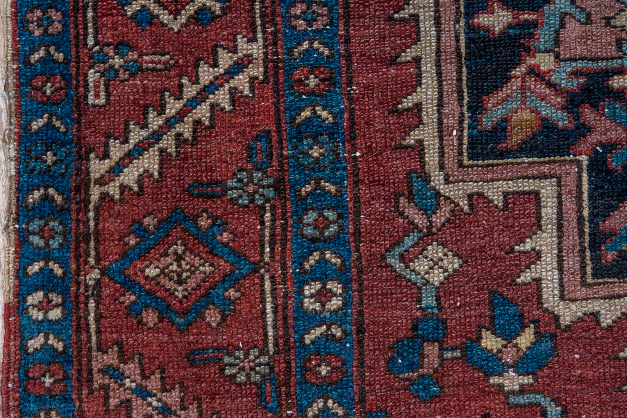 4' x 6' one-of-a-kind handmade vintage Serapi small size rug. Color palette: arapawa, blue, brown, dim gray, gray, pink, red