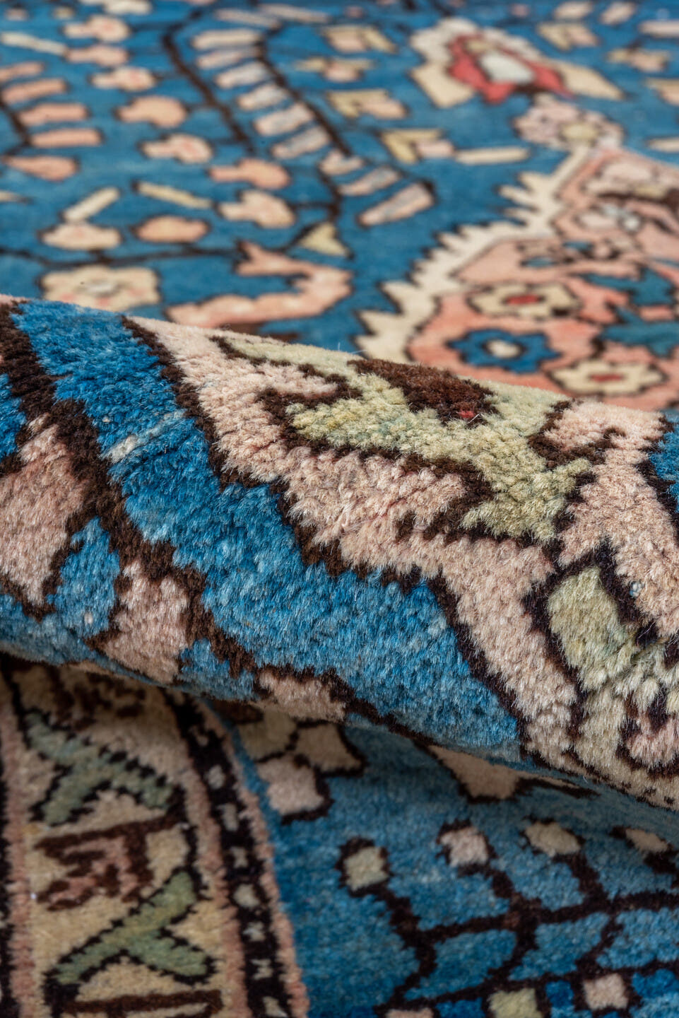 4' x 6' one-of-a-kind handmade antique Sarouk small size rug. Color palette: blue, ivory, blush, brown, coral, sage