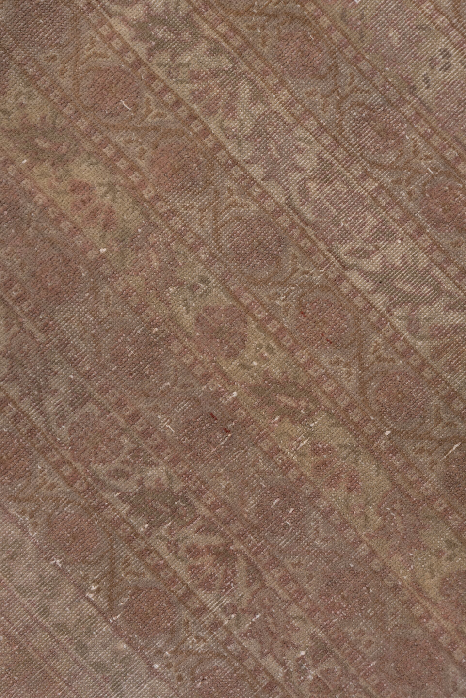 6' x 9' one-of-a-kind handmade vintage Sivas medium size rug. Color palette: brown, gray, light gray, pink