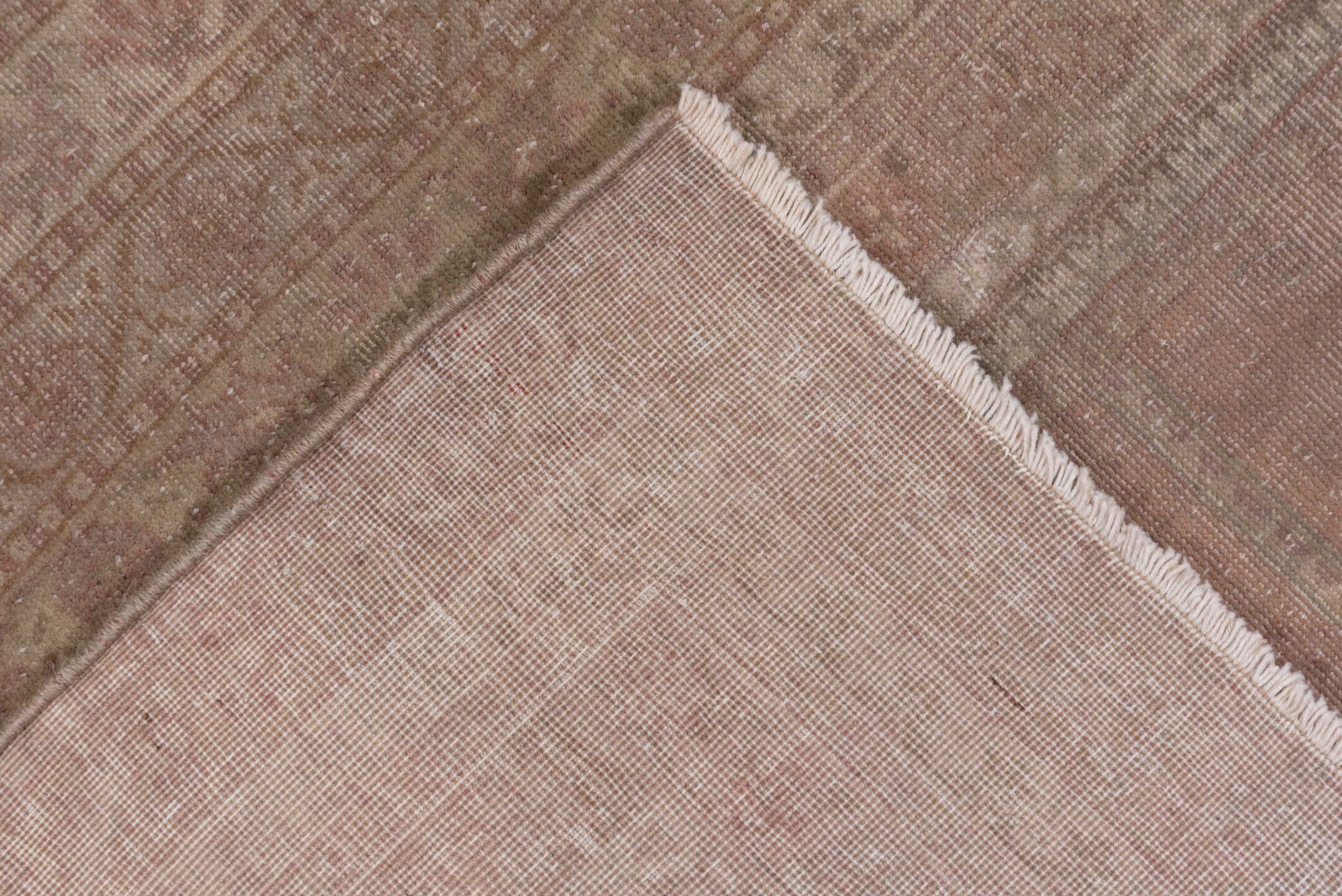 6' x 9' one-of-a-kind handmade vintage Sivas medium size rug. Color palette: brown, gray, light gray, pink