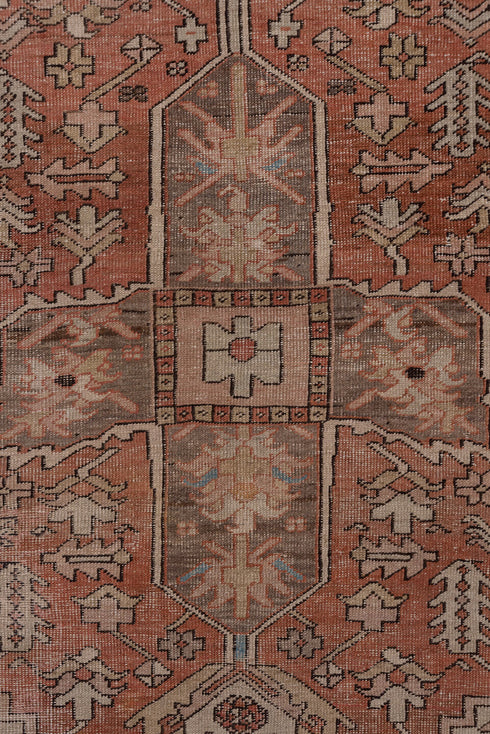 Antique Serapi Area Rug (4' x 5')
