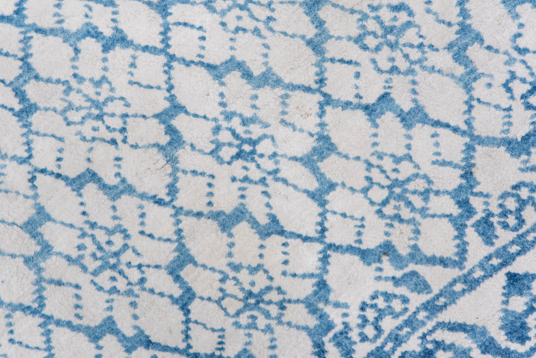 4' x 6' one-of-a-kind handmade vintage Agra small size rug. Color palette: ivory, sky blue, powder blue, light blue