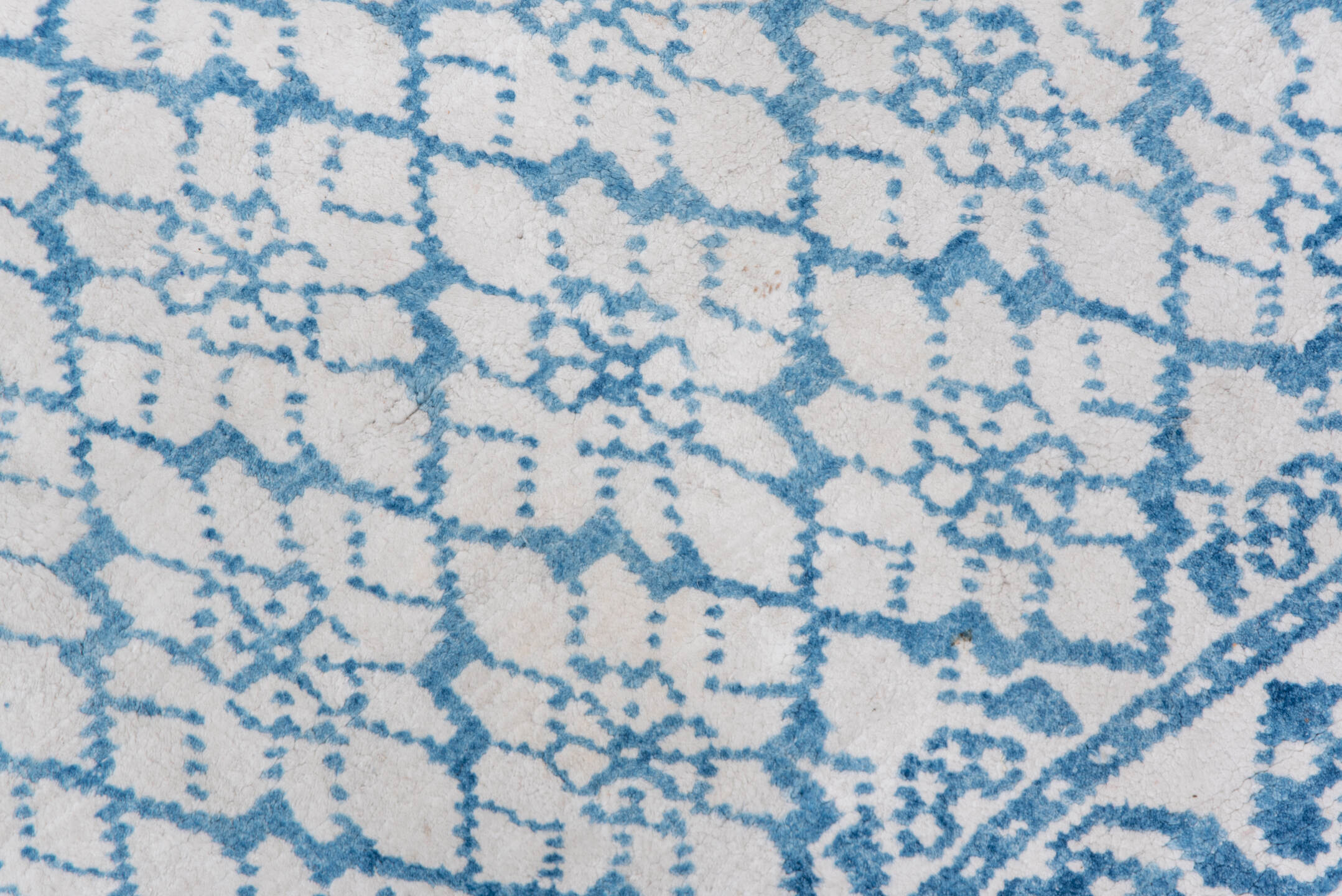 4' x 6' one-of-a-kind handmade vintage Agra small size rug. Color palette: ivory, sky blue, powder blue, light blue