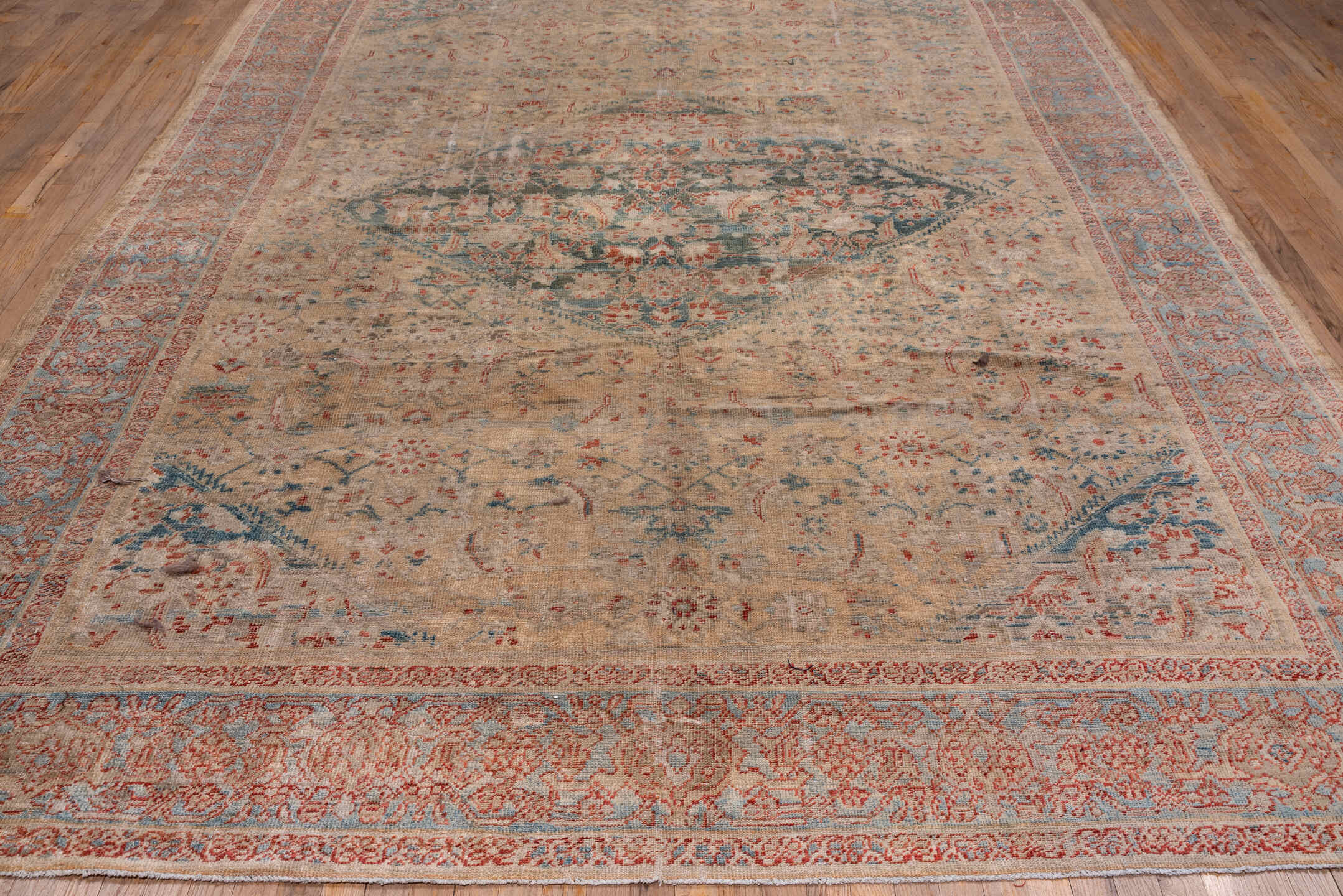 9' x 12' one-of-a-kind handmade vintage Sultanabad large size rug. Color palette: beige, ivory, pale blue, rust, slate