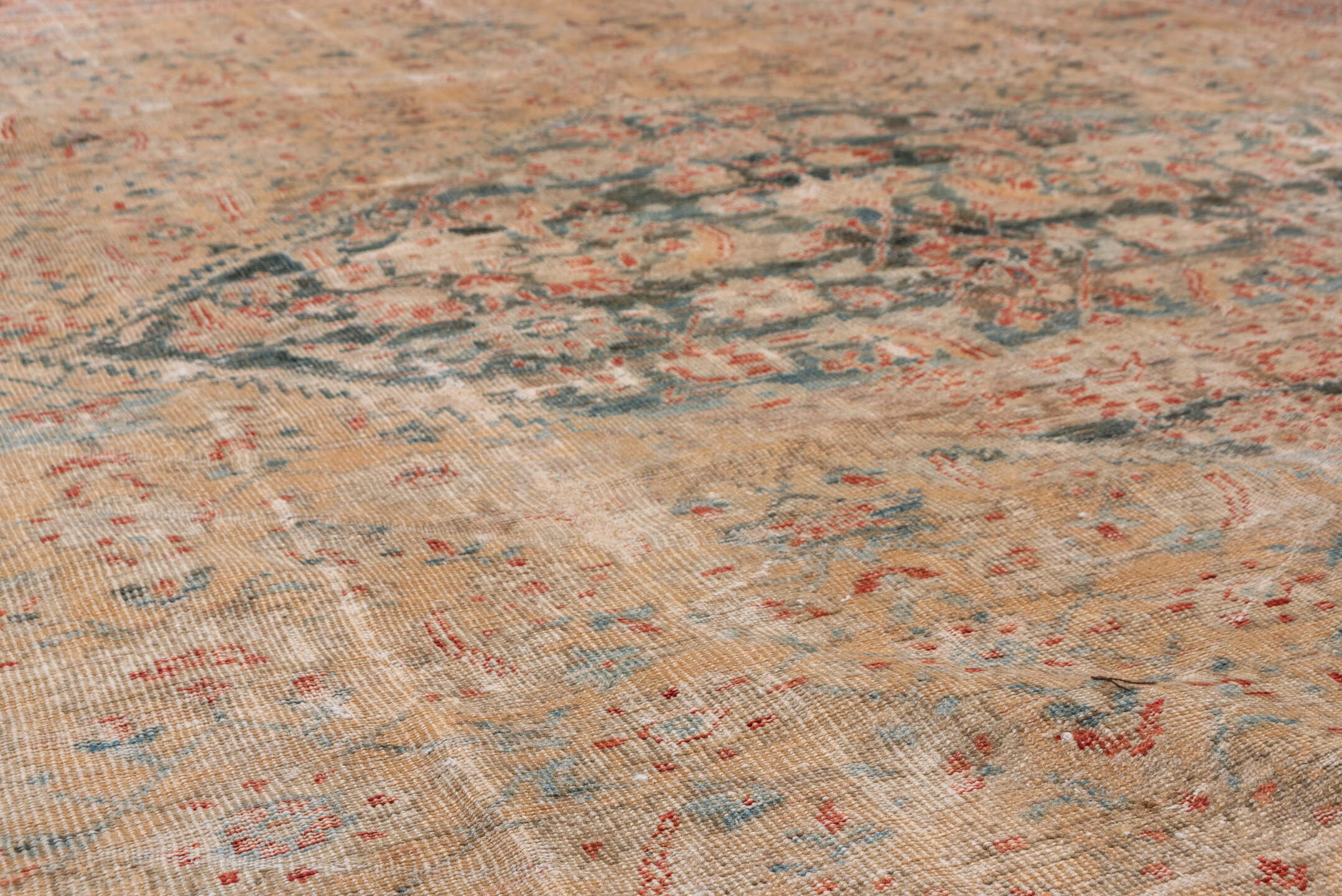 9' x 12' one-of-a-kind handmade vintage Sultanabad large size rug. Color palette: beige, ivory, pale blue, rust, slate