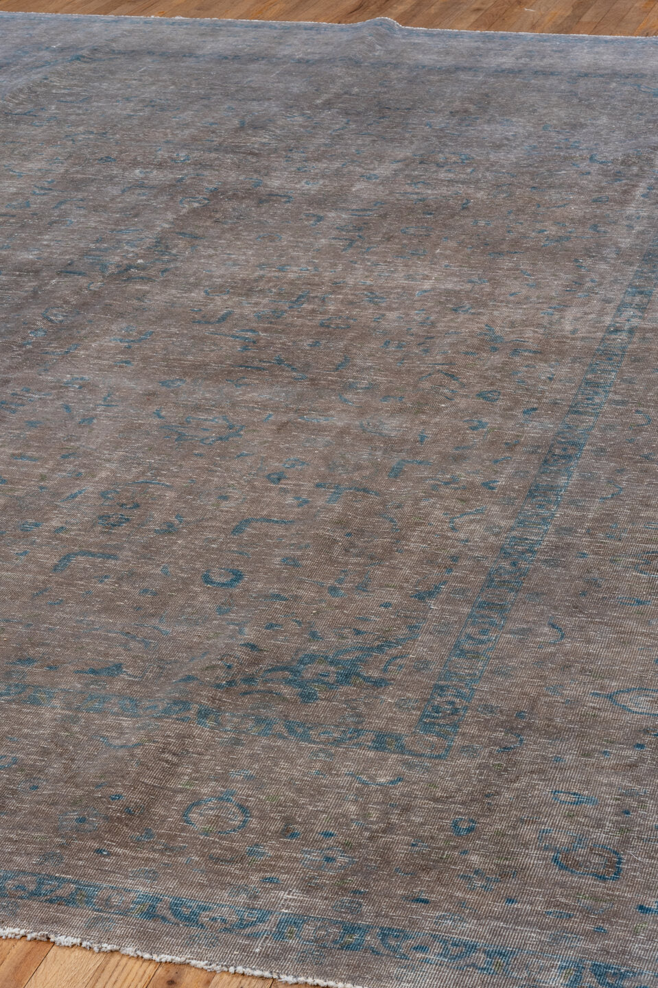 9' x 13' one-of-a-kind handmade vintage Sivas large size rug. Color palette: taupe, slate, blue, ivory, charcoal, beige