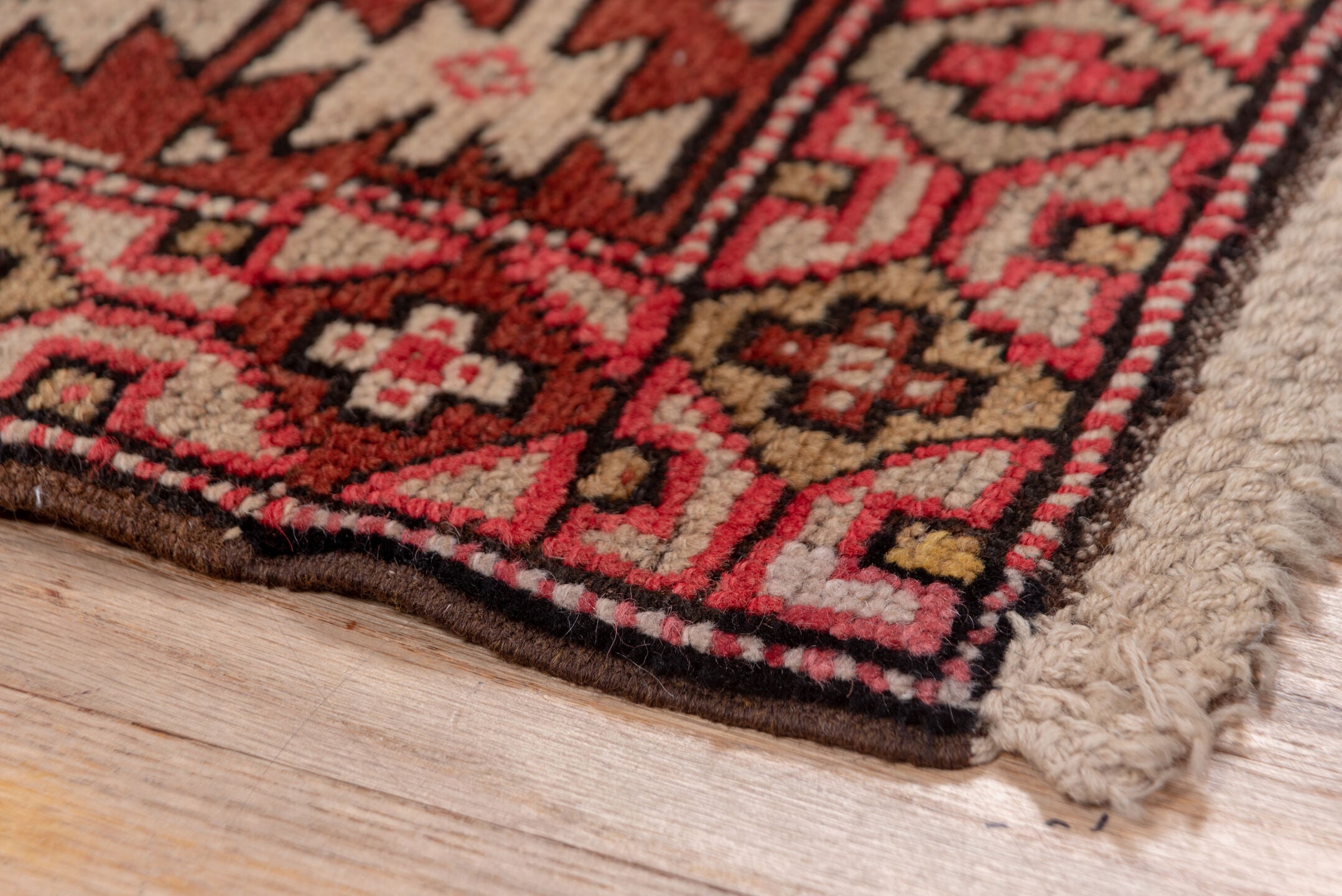 4' x 6' one-of-a-kind handmade vintage Shirvan small size rug. Color palette: brown, burgundy, indian red, pink, red