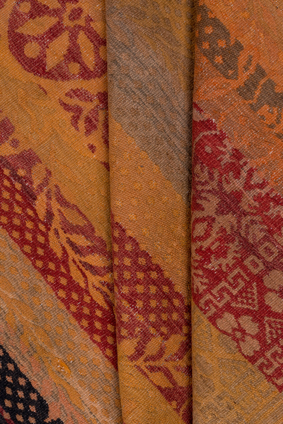 5' x 8' one-of-a-kind handmade vintage Kilim medium size rug. Color palette: brown, gray, light gray, pink, red, redwood