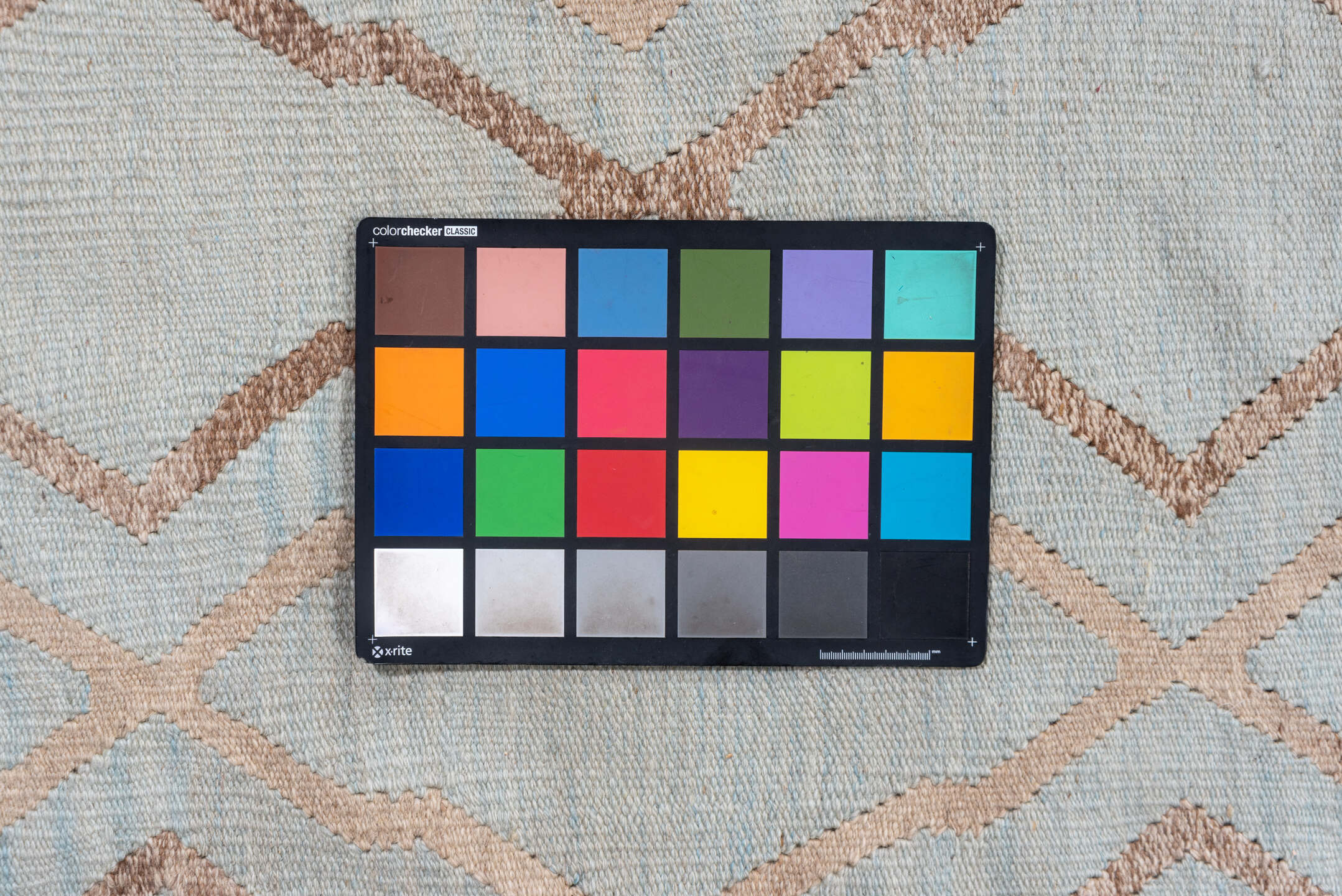 14' x 18' one-of-a-kind handmade vintage Kilim oversize rug. Color palette: dark gray, gray, light gray, off-white, silver