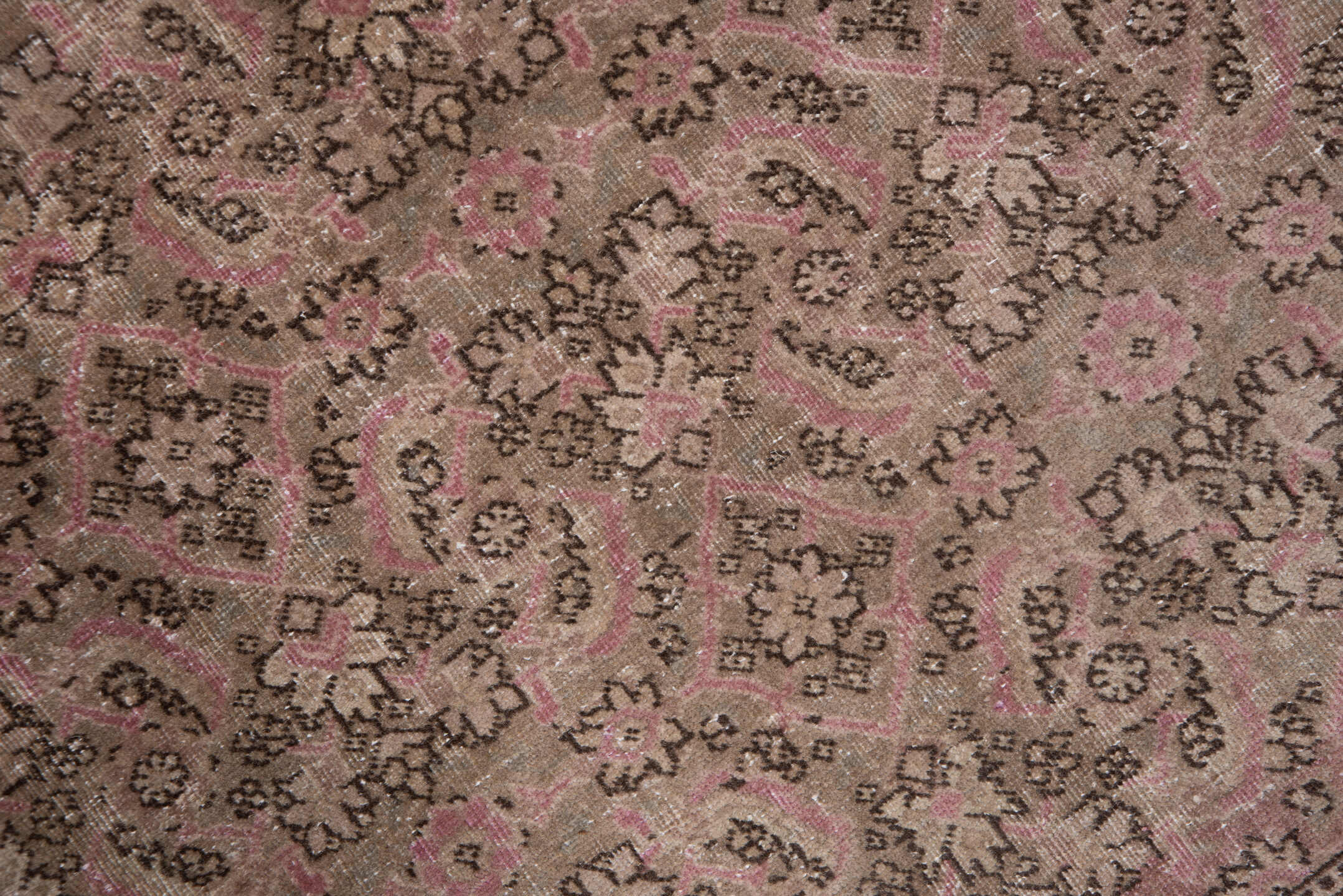 7' x 10' one-of-a-kind handmade vintage Sivas large size rug. Color palette: rose, taupe, dusty pink, brown, ivory, mauve