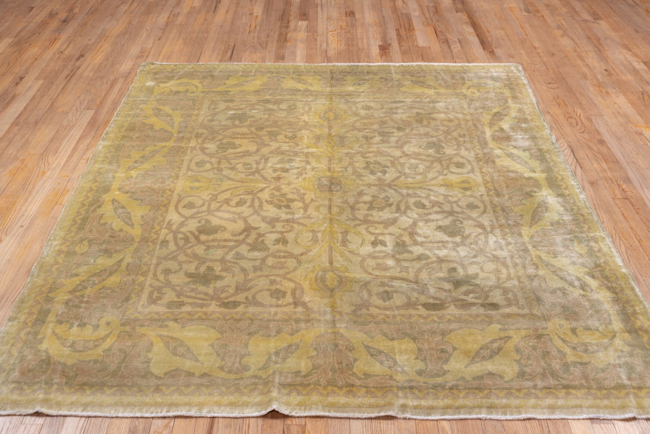6' x 7' one-of-a-kind handmade vintage Sivas rug. Color palette: brown, burlywood, gainsboro, gray, light gray, off-white