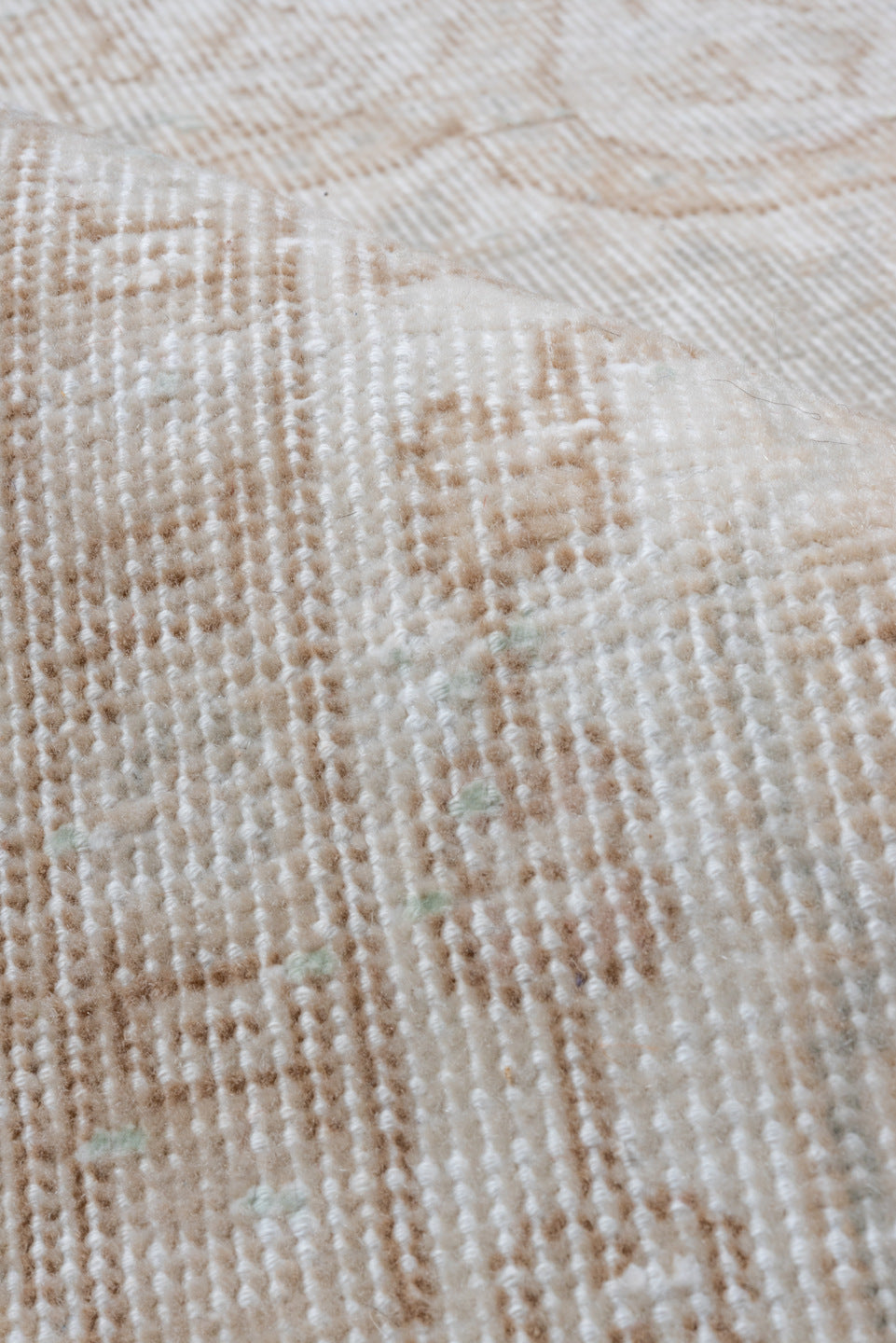 7' x 10' one-of-a-kind handmade vintage Sparta large size rug. Color palette: gainsboro, gray, lavender blush, light gray