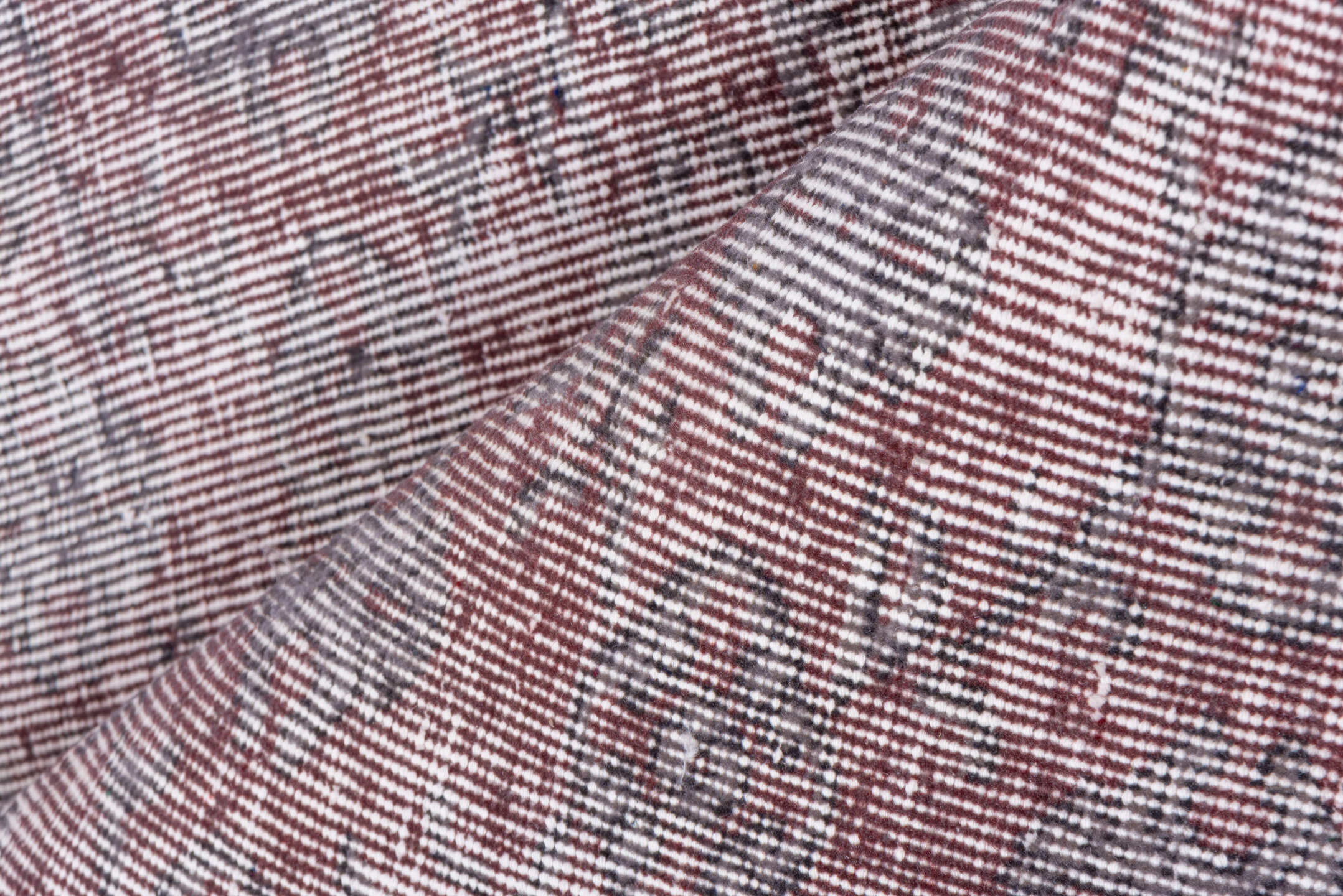 5' x 9' one-of-a-kind handmade vintage Sparta medium size rug. Color palette: gainsboro, gray, light gray, off-white, pink