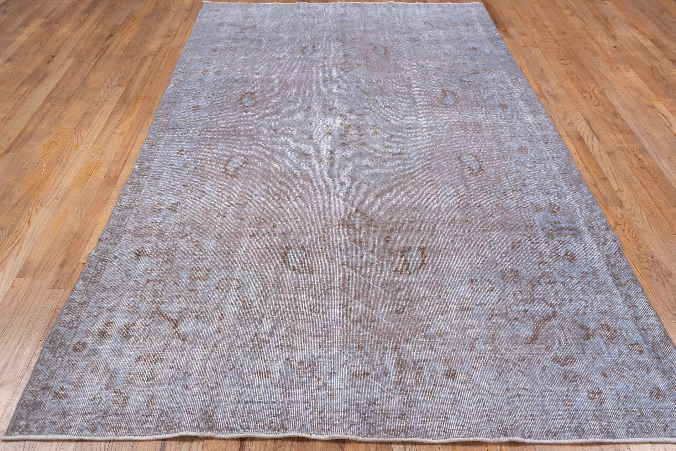 5' x 10' one-of-a-kind handmade vintage Sparta medium size rug. Color palette: gray, light gray, off-white, pink, silver