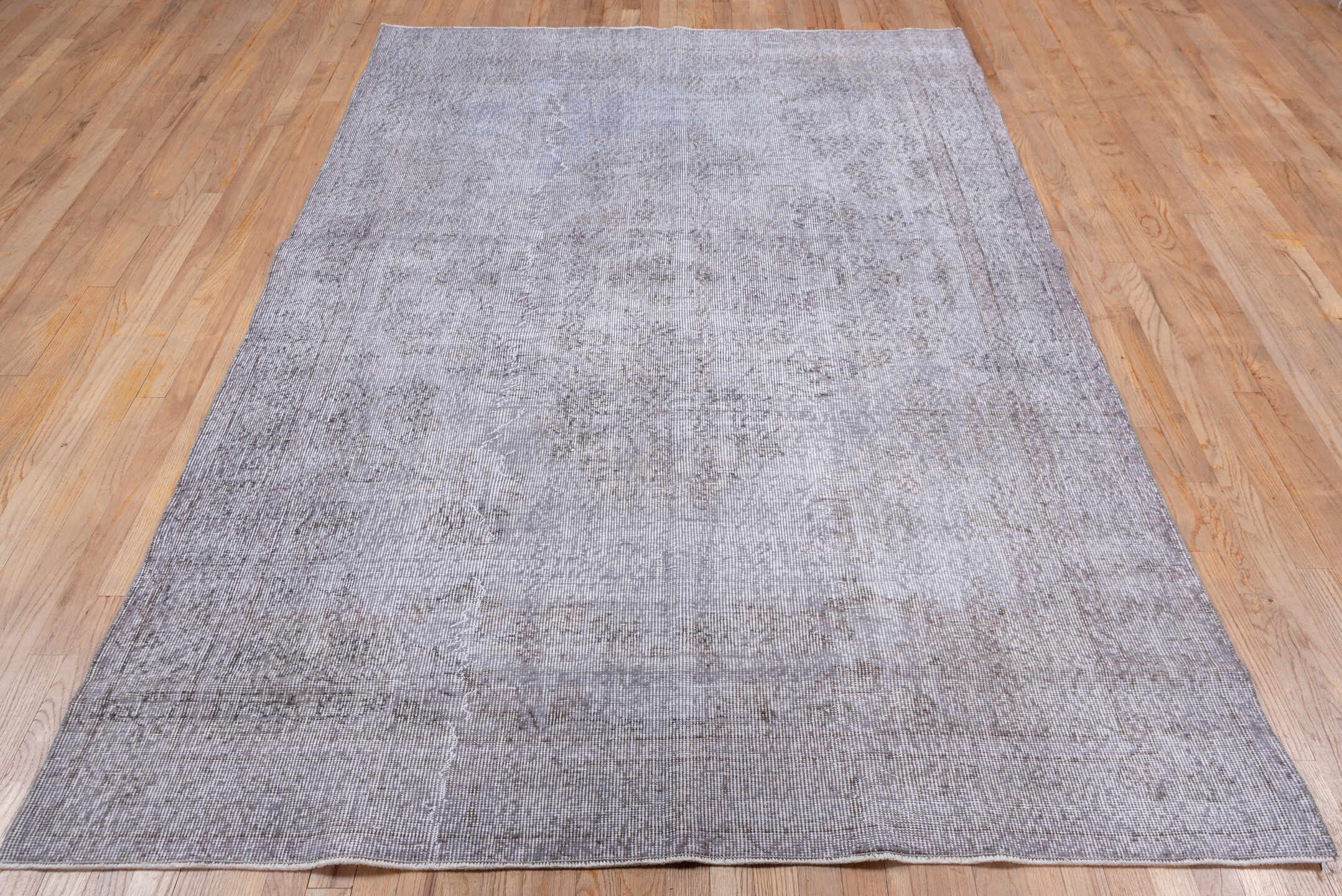 5' x 9' one-of-a-kind handmade vintage Sparta medium size rug. Color palette: dark gray, dim gray, gainsboro, gray