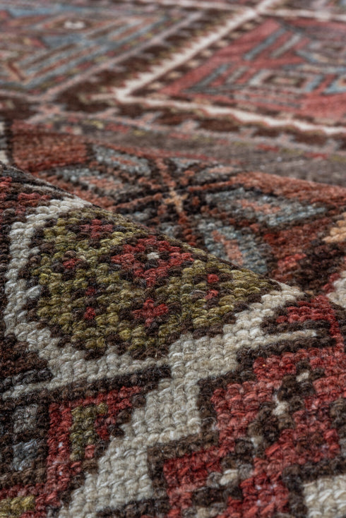 Antique Baktiary Area Rug (5' x 10')