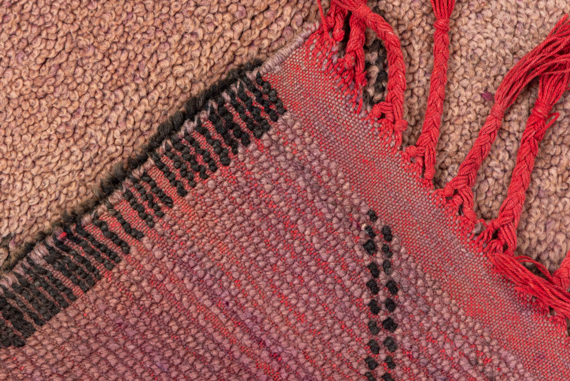 5' x 9' one-of-a-kind handmade vintage Moroccan medium size rug. Color palette: dusty rose, mauve, charcoal, plum