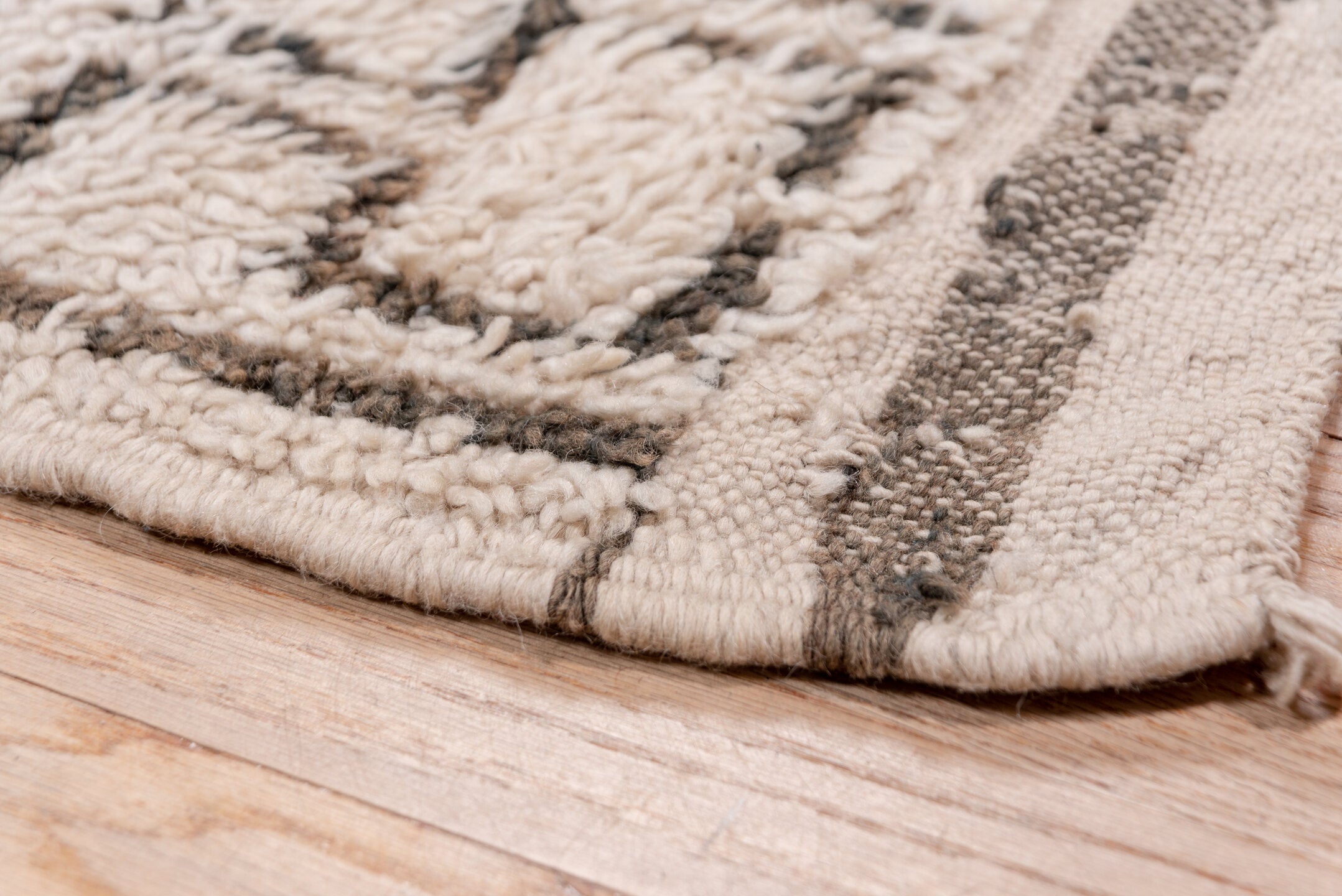 6' x 10' one-of-a-kind handmade vintage Moroccan large size rug. Color palette: antiquewhite, black, brown, charcoal