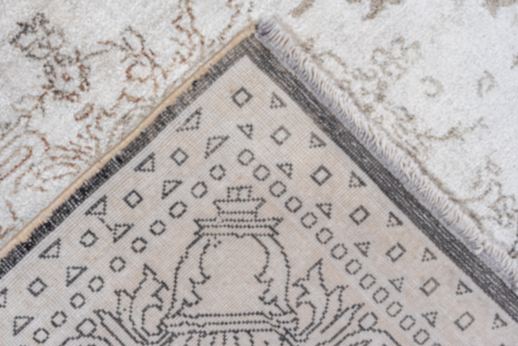 5' x 9' one-of-a-kind handmade vintage Kashmir medium size rug. Color palette: dark gray, dim gray, gainsboro, gray