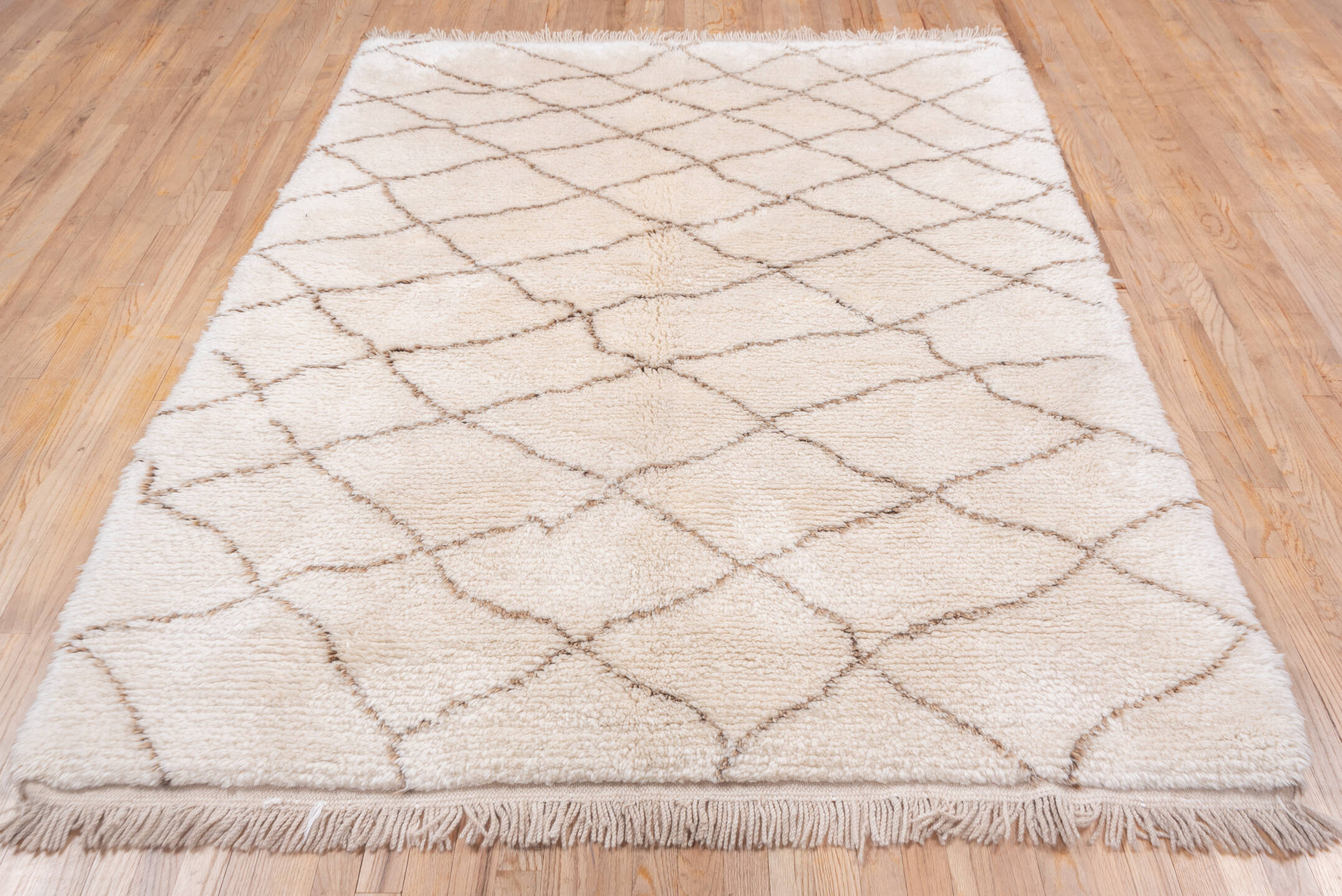 5' x 7' one-of-a-kind handmade vintage Moroccan rug. Color palette: brown, floral white, gainsboro, gray, lavender blush