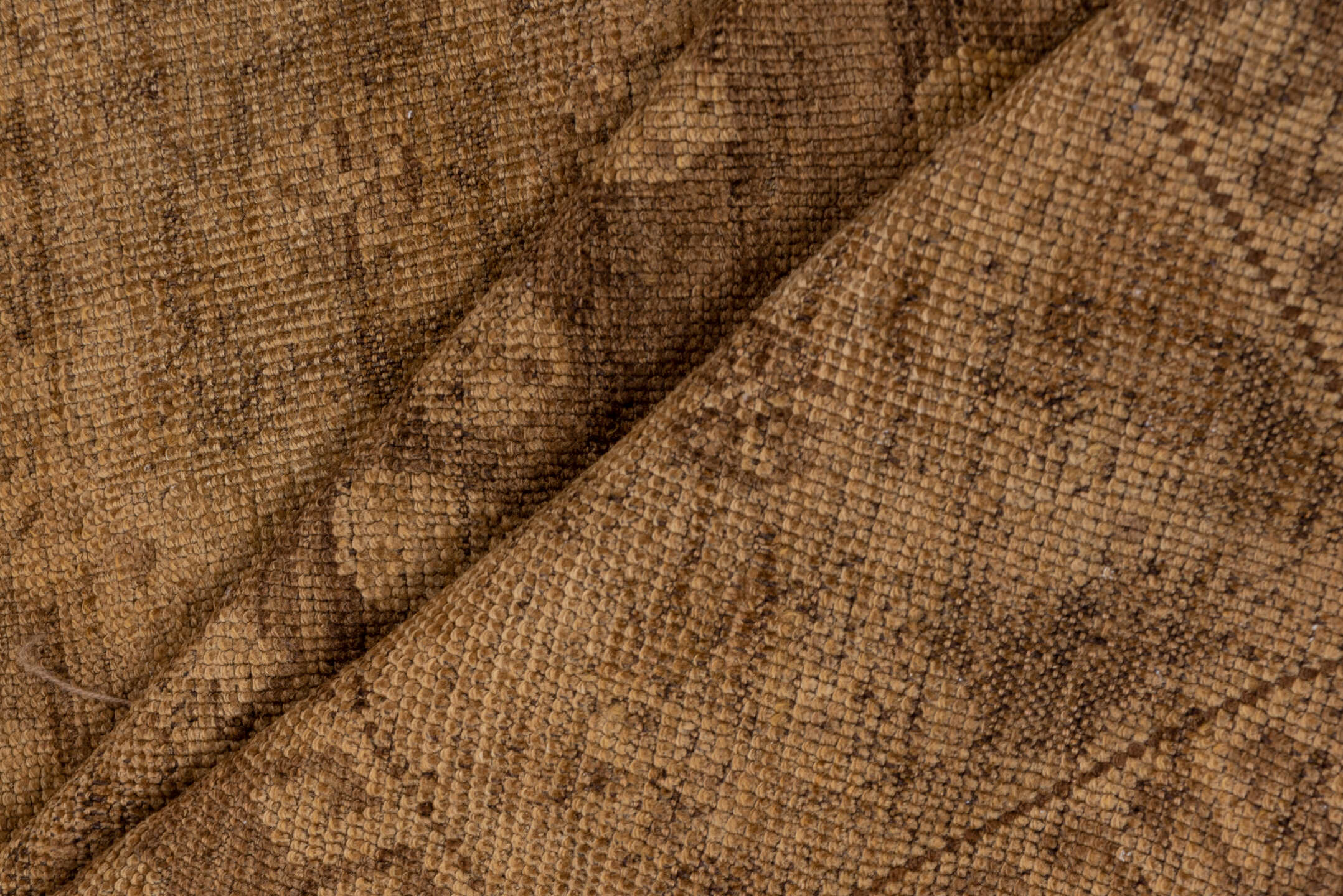 3' x 5' one-of-a-kind handmade vintage Shiraz small size rug. Color palette: brown, gray, light gray, off-white