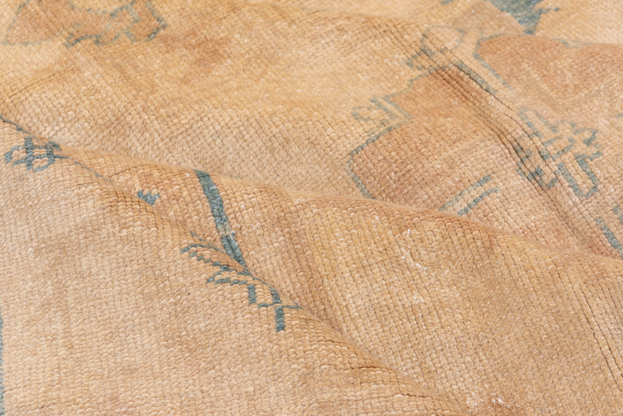 9' x 13' one-of-a-kind handmade vintage Sultanabad large size rug. Color palette: peach, camel, pale blue, ivory, taupe