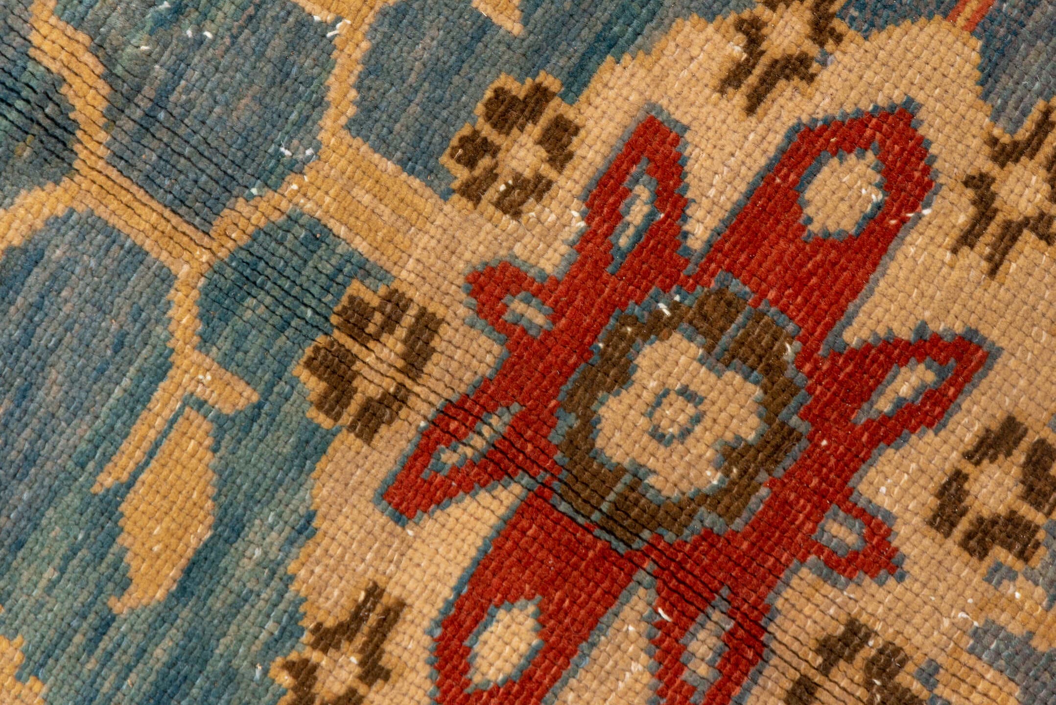 9' x 13' one-of-a-kind handmade vintage Sultanabad large size rug. Color palette: blue, ivory, camel, rust, brown, teal