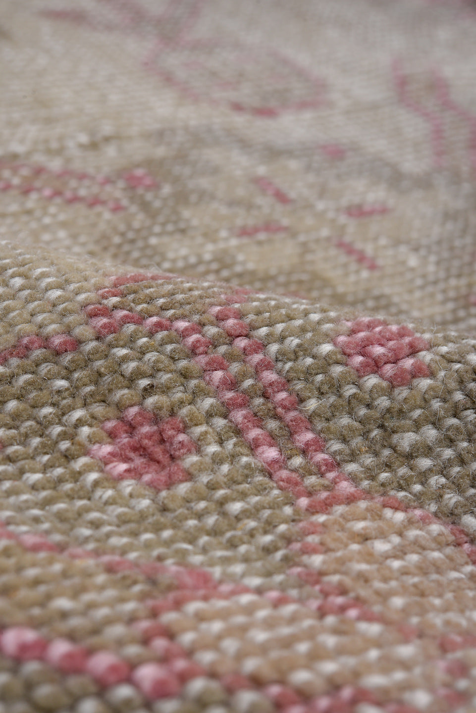 13' x 17' one-of-a-kind handmade vintage Oushak oversize rug. Color palette: brown, gray, light gray, pink