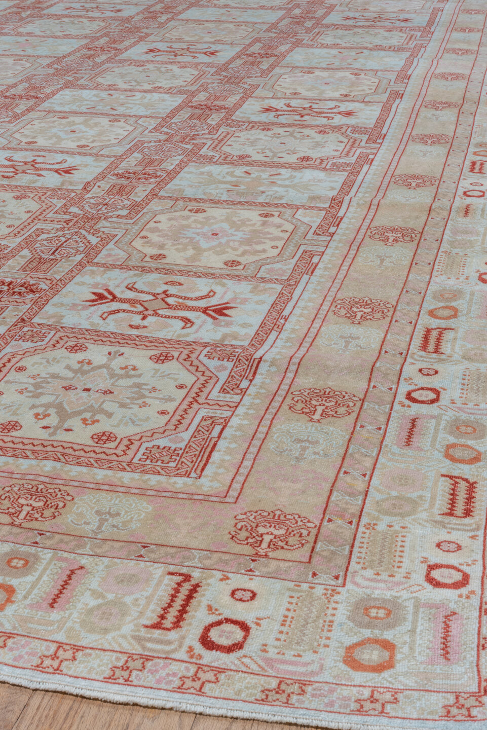 9' x 15' one-of-a-kind handmade vintage Sivas rug. Color palette: brown, gainsboro, gray, light gray, off-white, pink, red