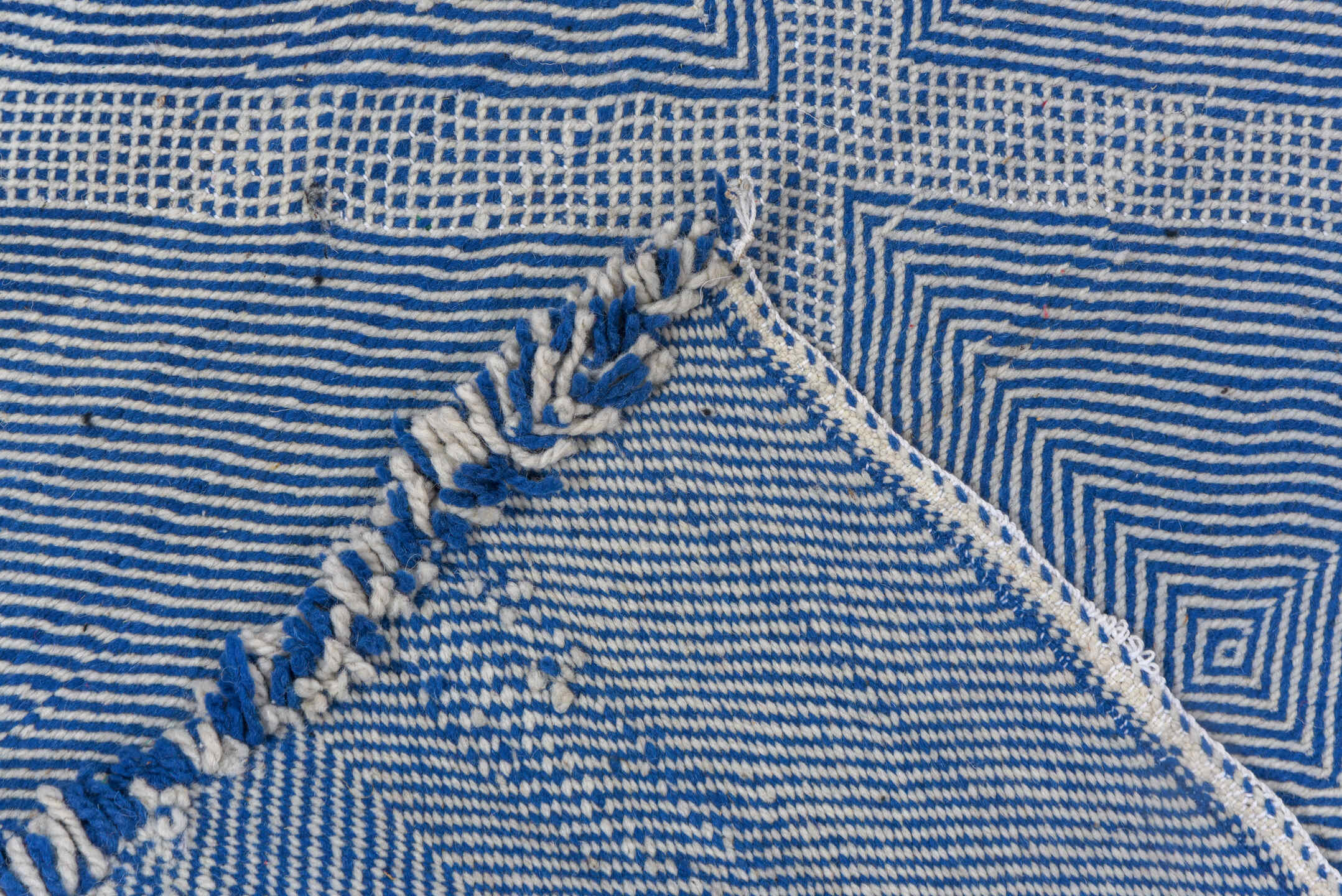 7' x 10' one-of-a-kind handmade vintage Kilim large size rug. Color palette: blue, ivory