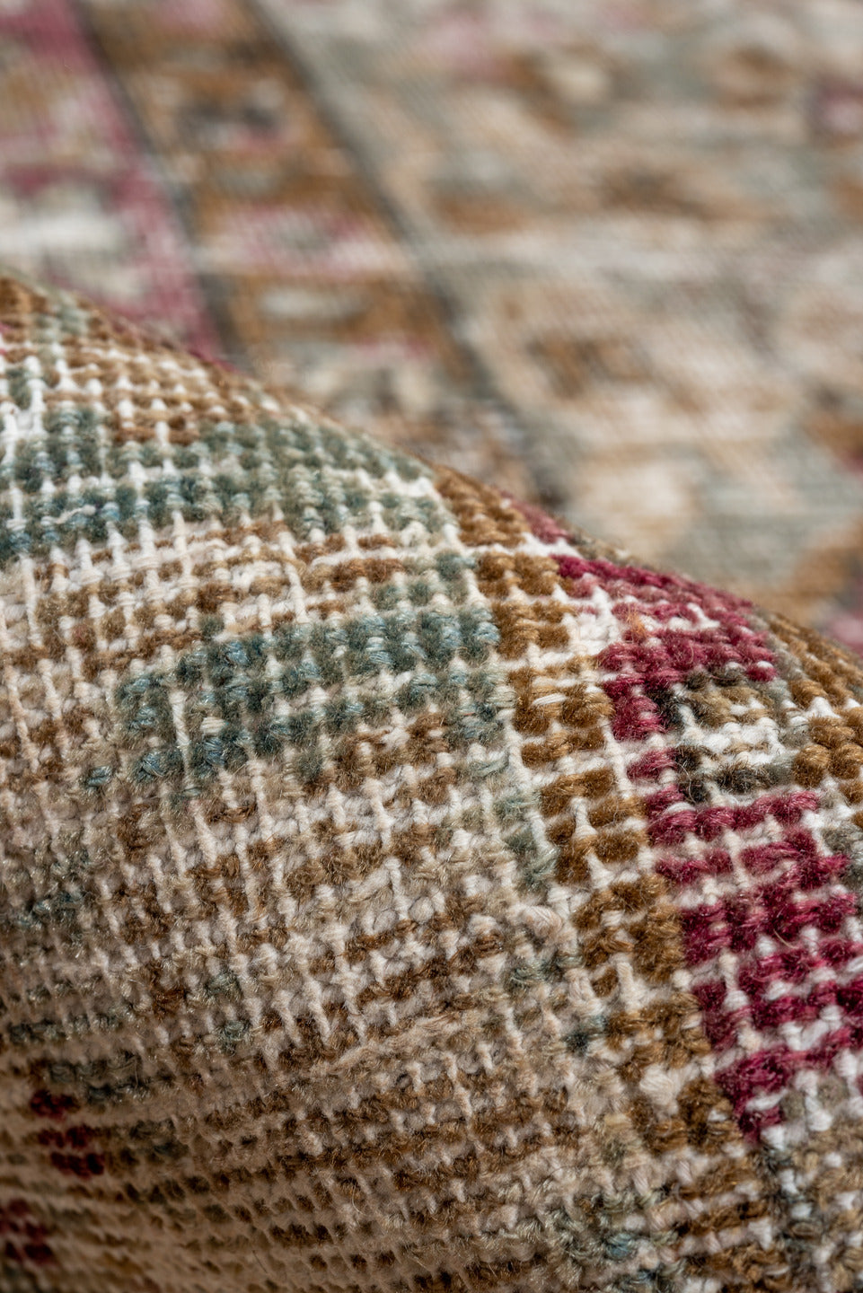 9' x 13' one-of-a-kind handmade vintage Lavar large size rug. Color palette: brown, gray, light gray, off-white, pink, red