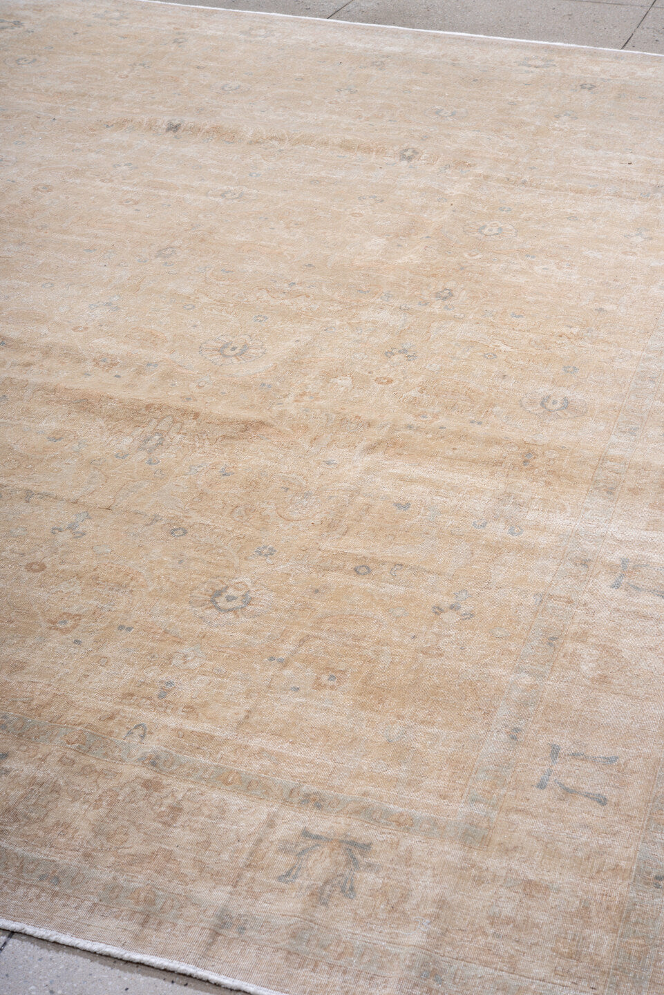8' x 12' one-of-a-kind handmade vintage Sivas large size rug. Color palette: beige, ivory, taupe, pale blue, cream
