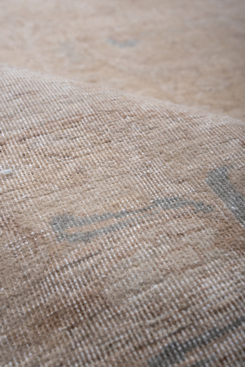 8' x 12' one-of-a-kind handmade vintage Sivas large size rug. Color palette: beige, ivory, taupe, pale blue, cream