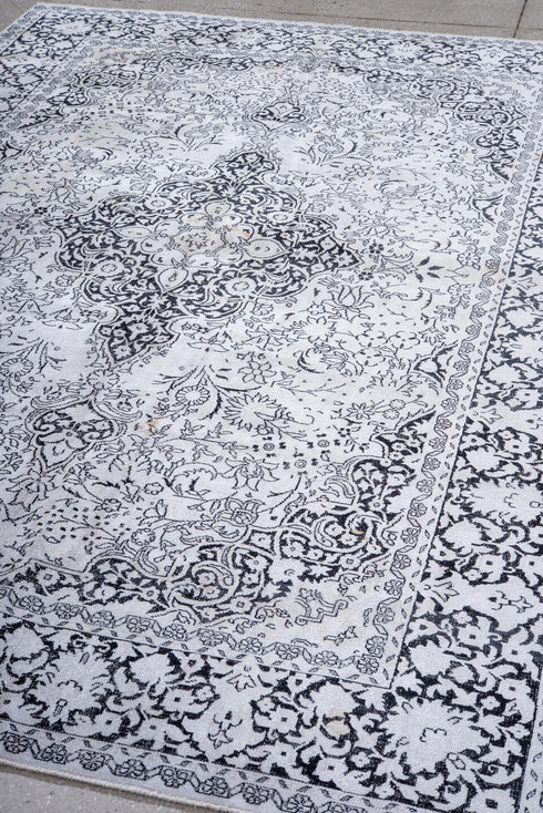 Antique Kaisary Area Rug (6' x 8')