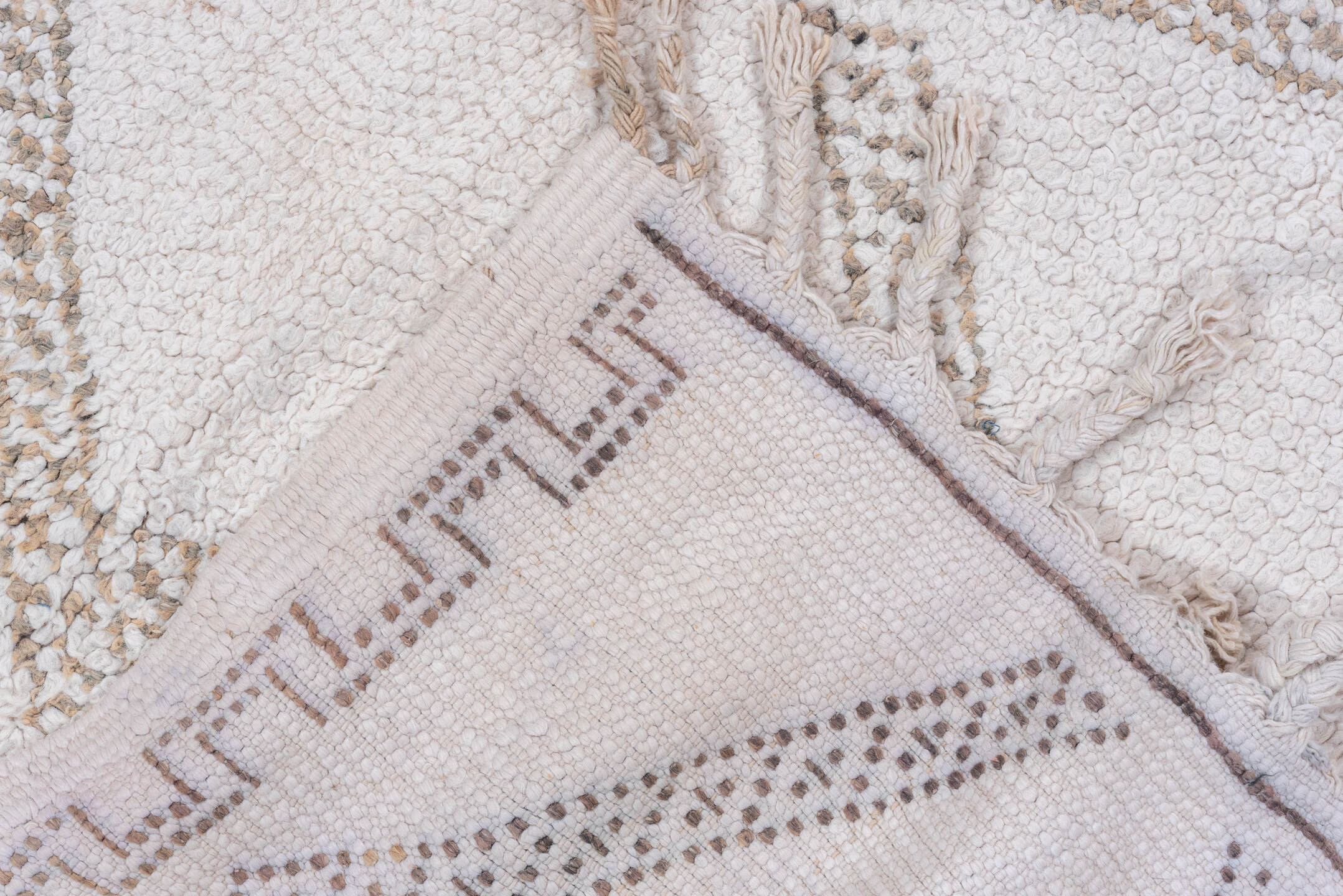 5' x 7' one-of-a-kind handmade vintage Moroccan rug. Color palette: brown, gainsboro, gray, light gray, linen, off-white