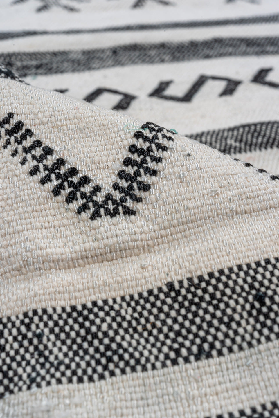 6' x 9' one-of-a-kind handmade vintage Cactus Kilim medium size rug. Color palette: ivory, charcoal, black, gray