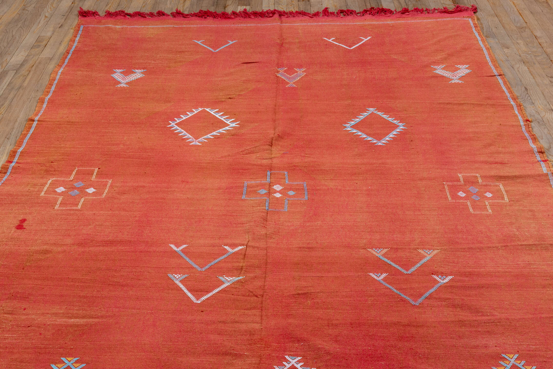 6' x 9' one-of-a-kind handmade vintage Cactus Kilim medium size rug. Color palette: terra cotta, coral, ivory, pale blue