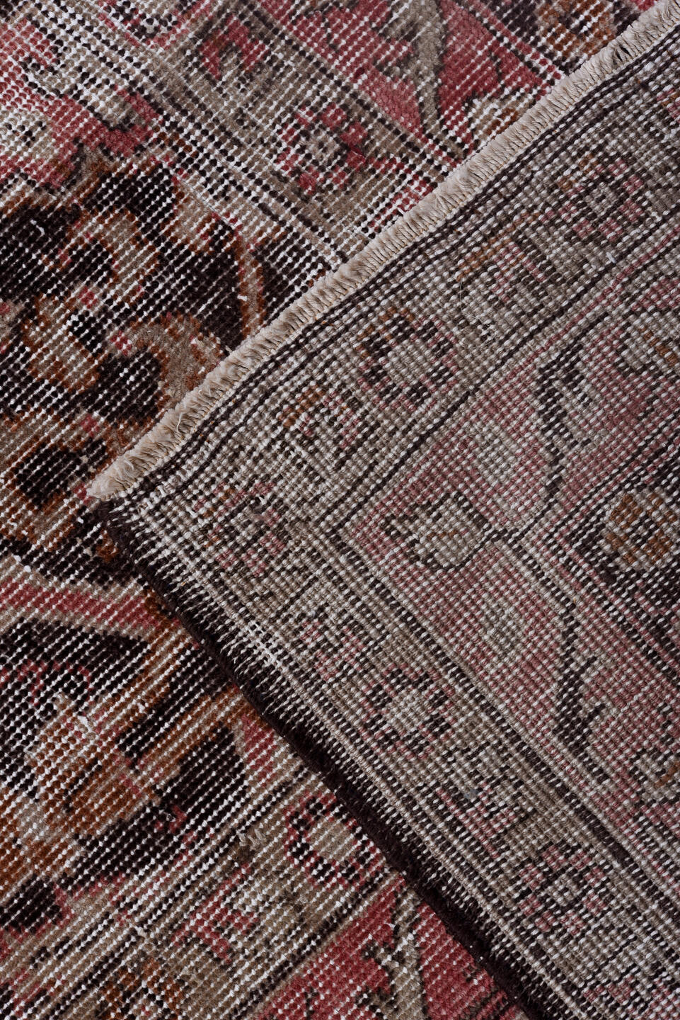 9' x 14' one-of-a-kind handmade vintage Sparta large size rug. Color palette: black, brown, dark gray, gainsboro, gray